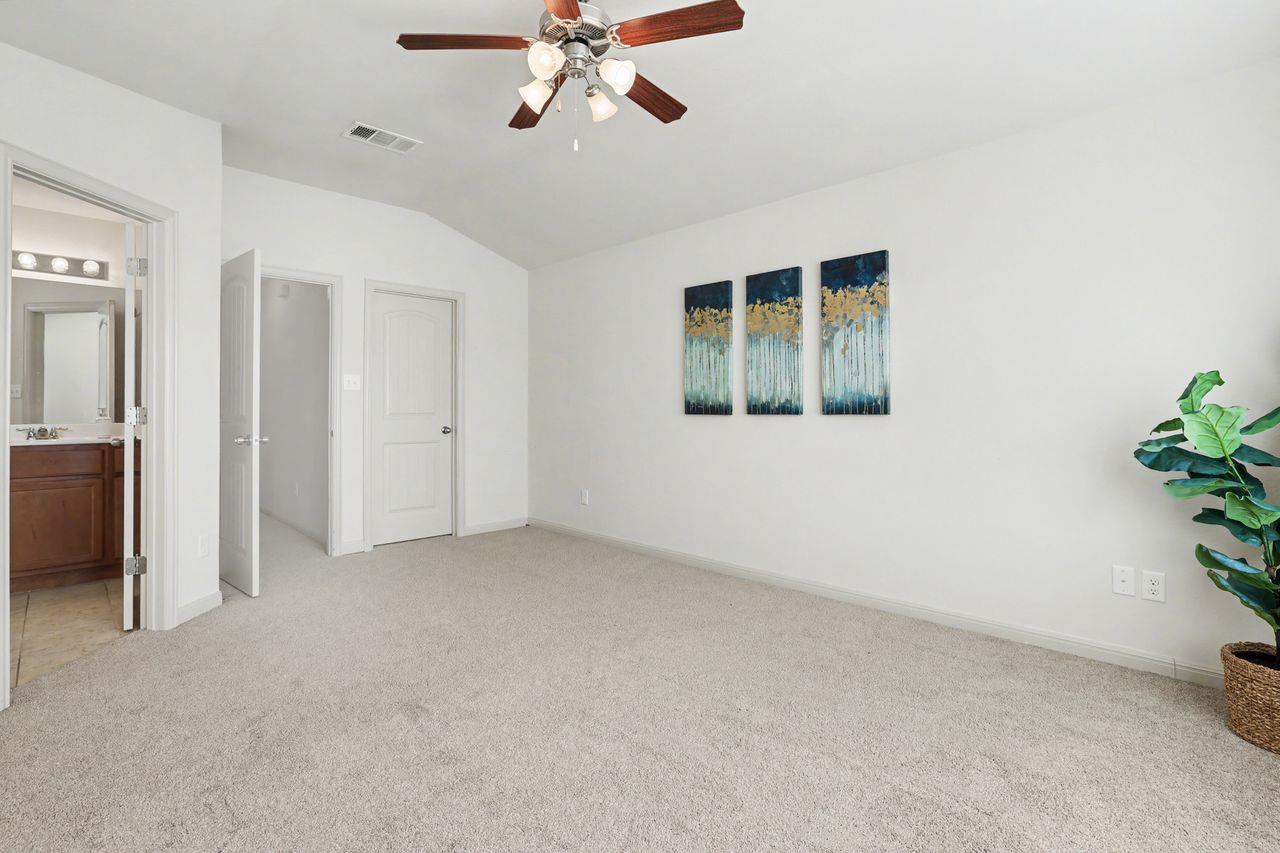 2410 Great Oaks Dr # 401, Round Rock, TX 78681