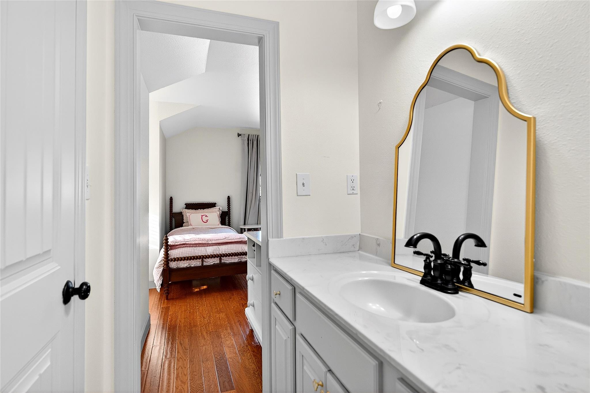 301 Medlin Creek Loop, Dripping Springs, TX 78620