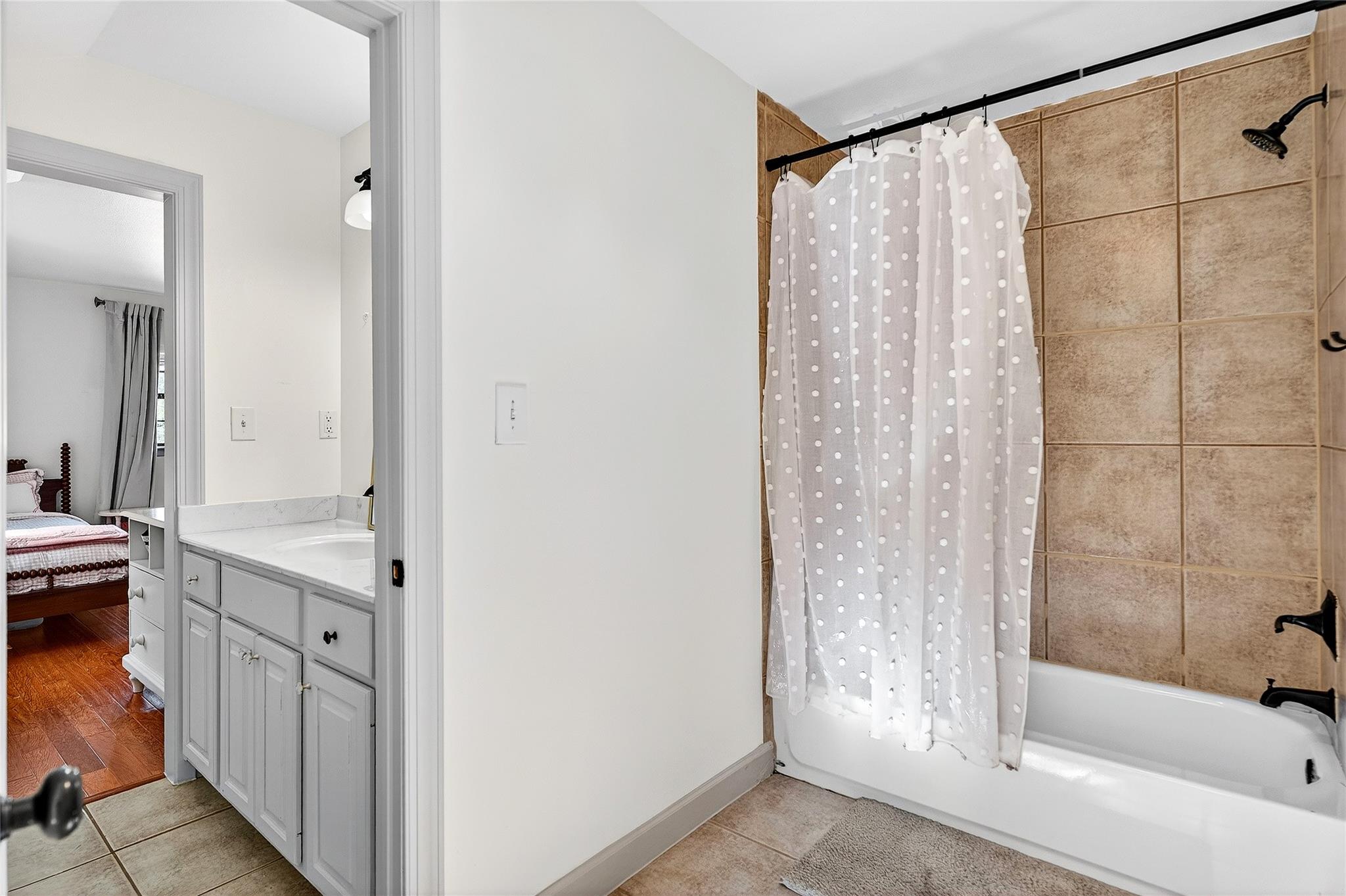 301 Medlin Creek Loop, Dripping Springs, TX 78620