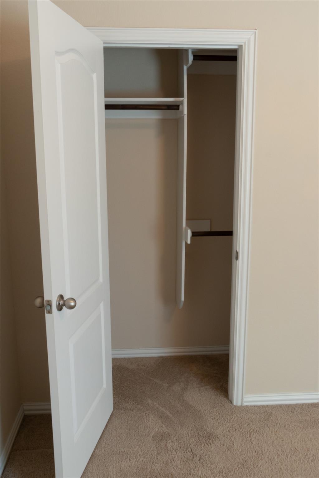 734 Oyster Crk, Buda, TX 78610