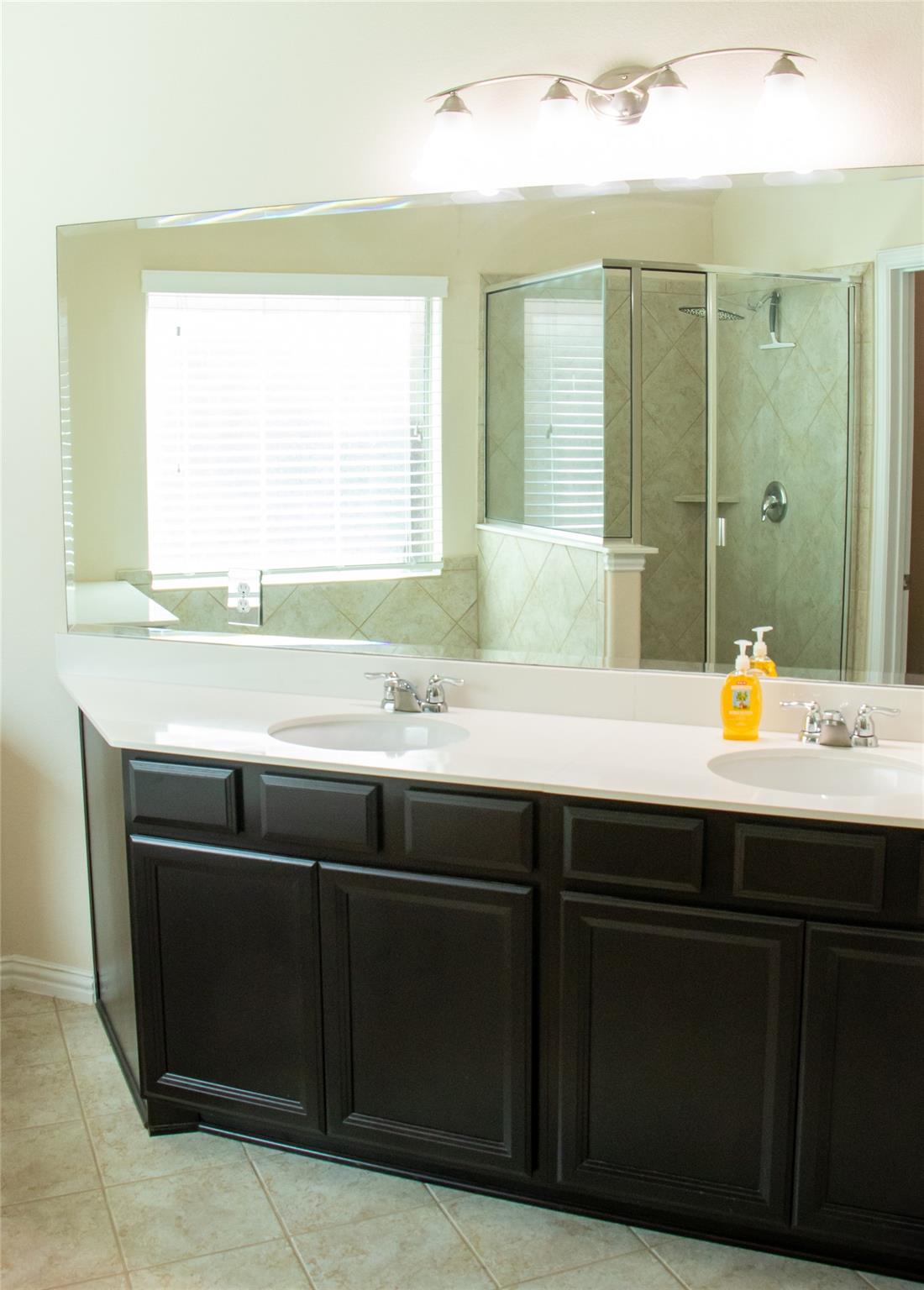 734 Oyster Crk, Buda, TX 78610