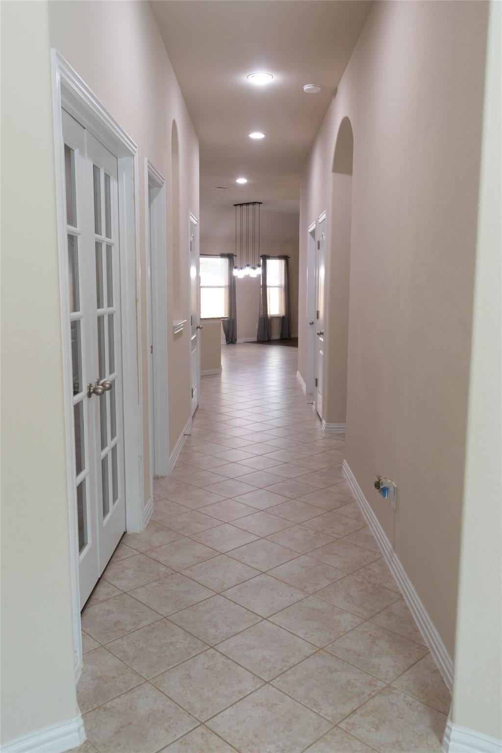 734 Oyster Crk, Buda, TX 78610