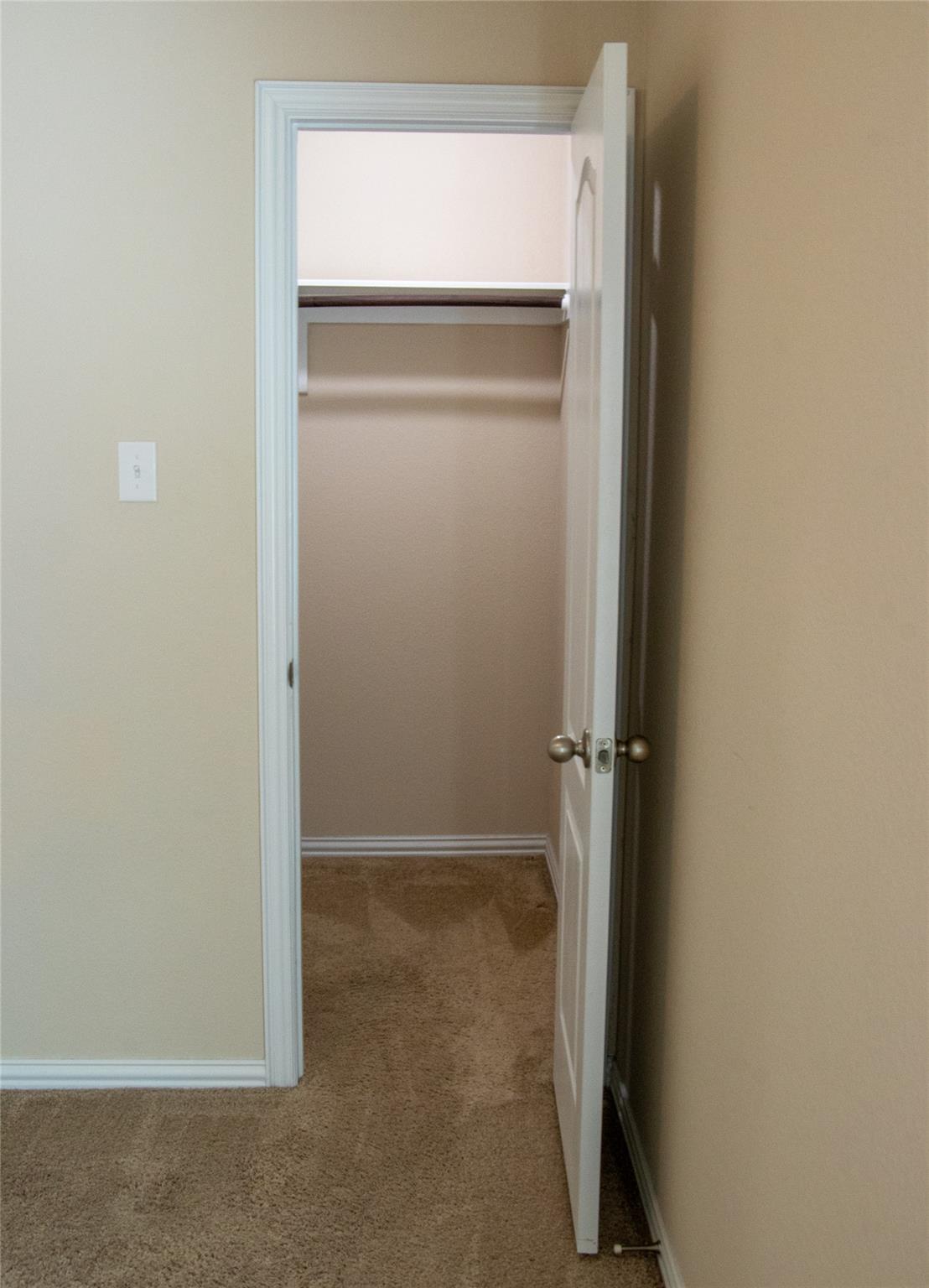 734 Oyster Crk, Buda, TX 78610