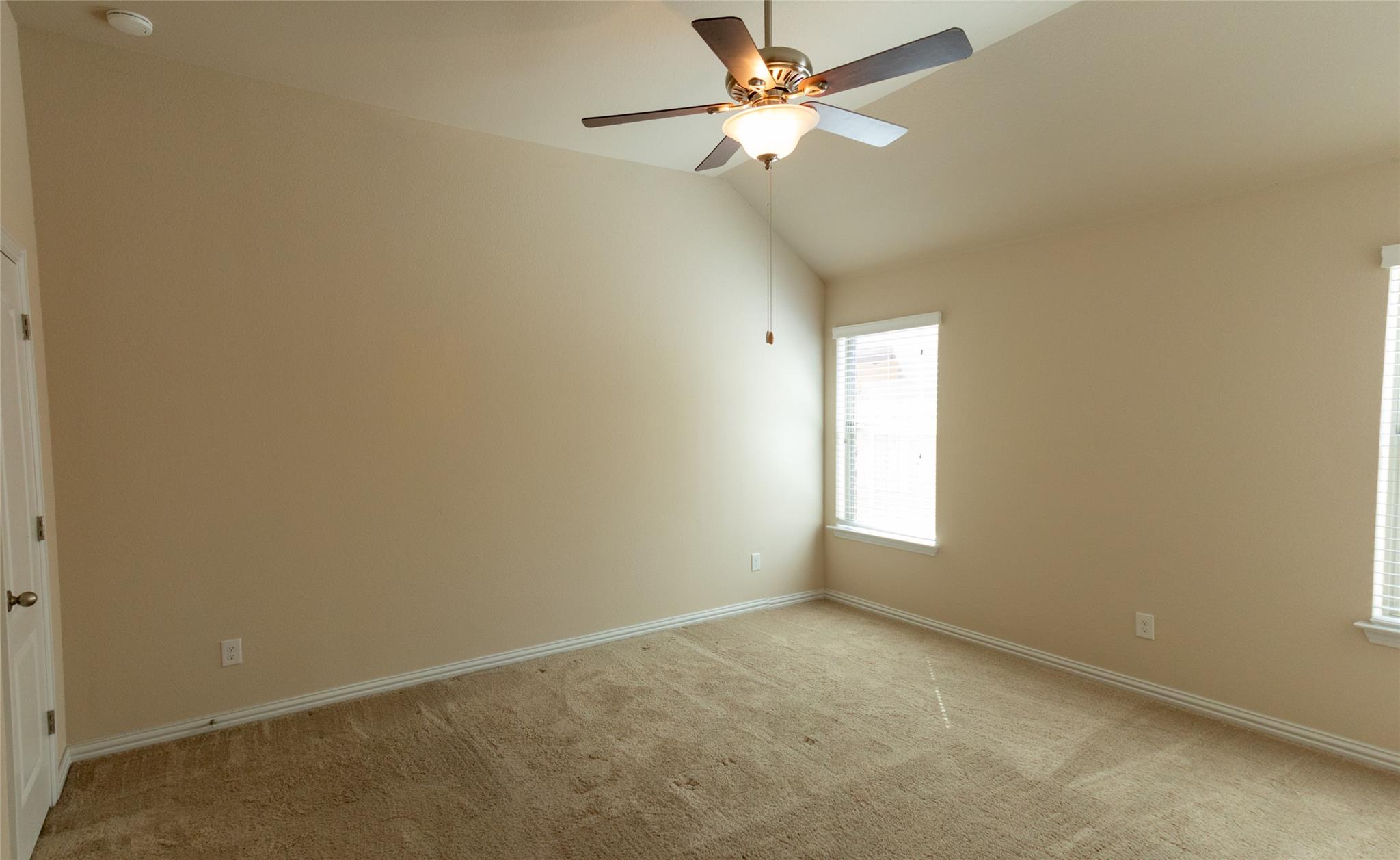 734 Oyster Crk, Buda, TX 78610