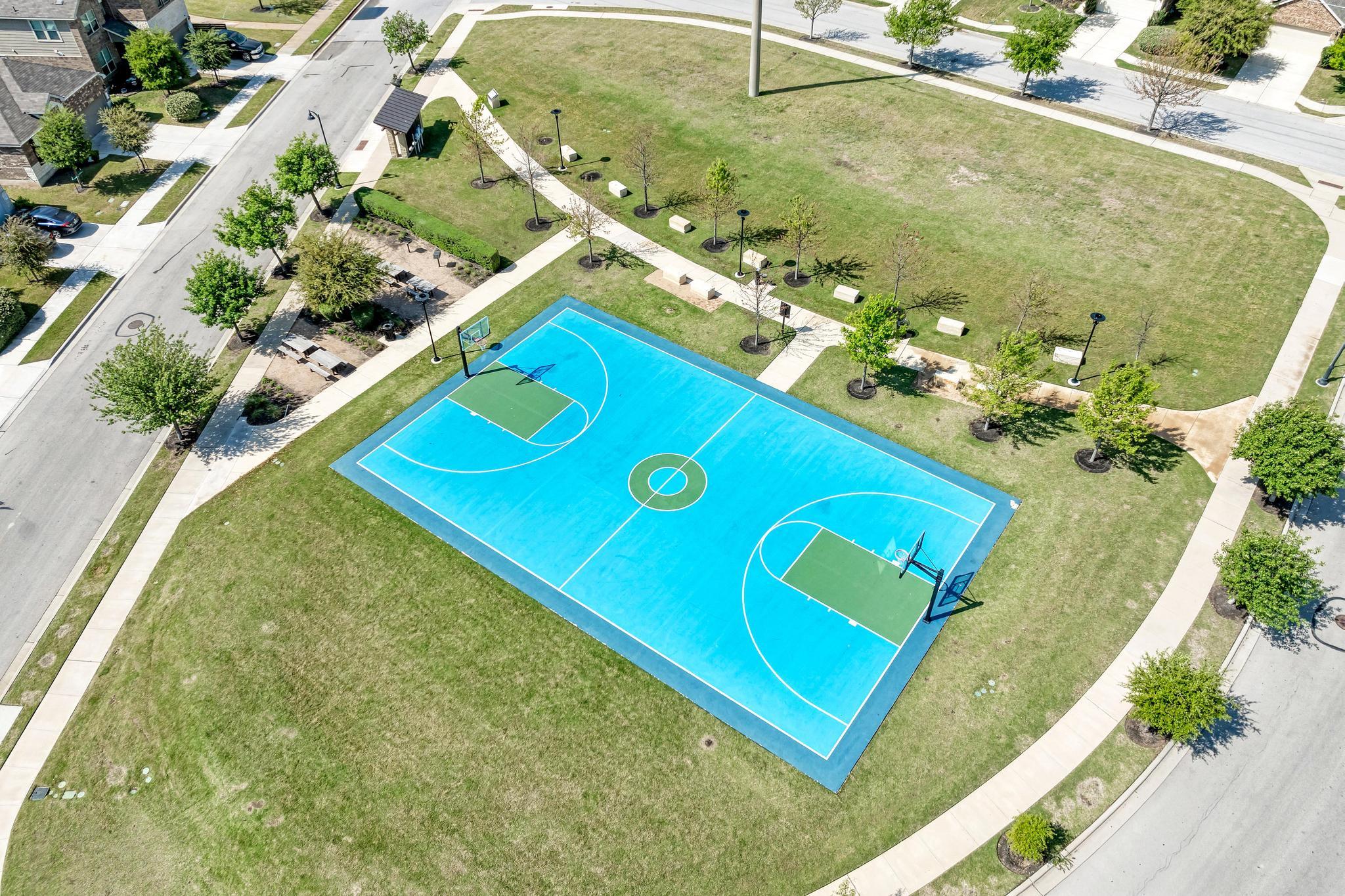 210 Mangold Dr, Hutto, TX 78634