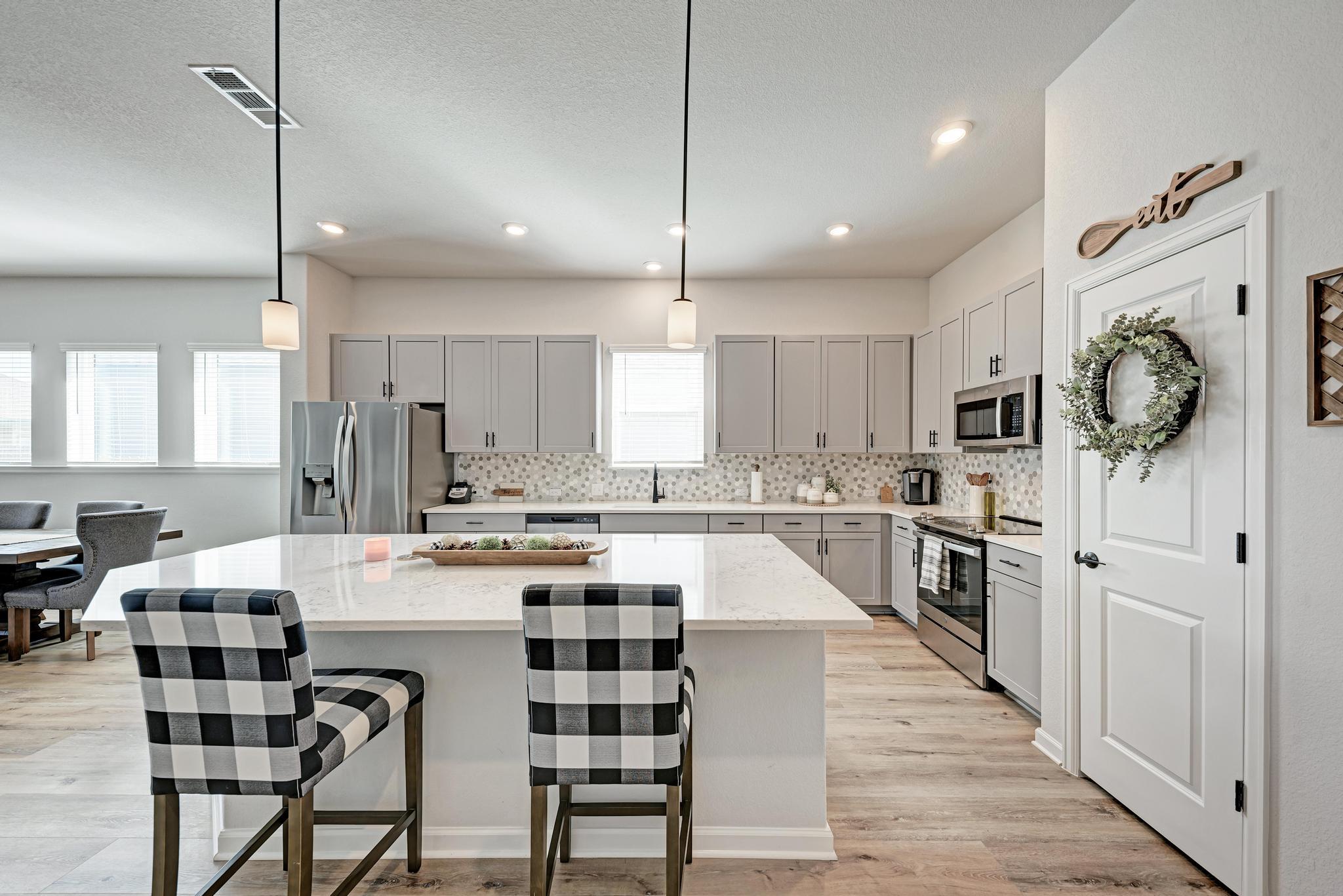 210 Mangold Dr, Hutto, TX 78634