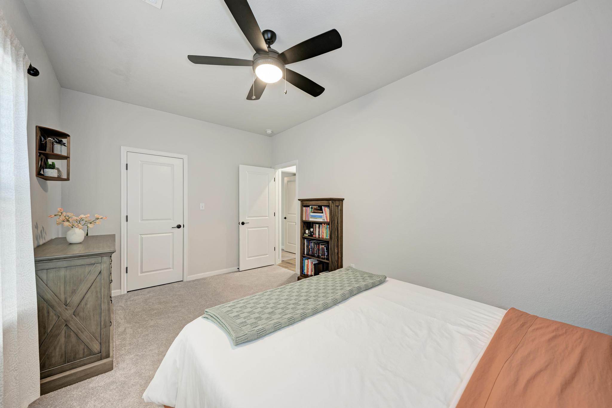 210 Mangold Dr, Hutto, TX 78634