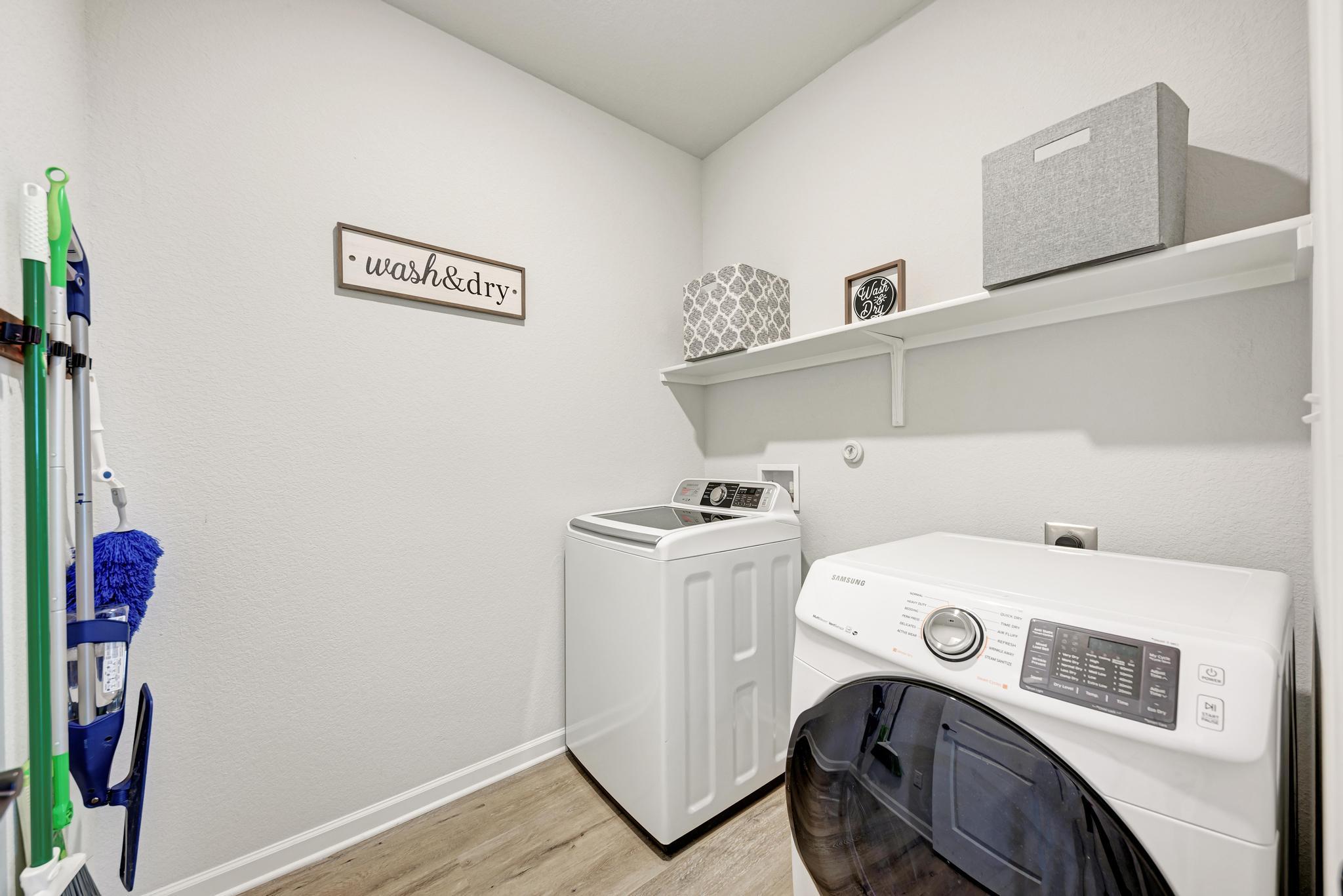 210 Mangold Dr, Hutto, TX 78634