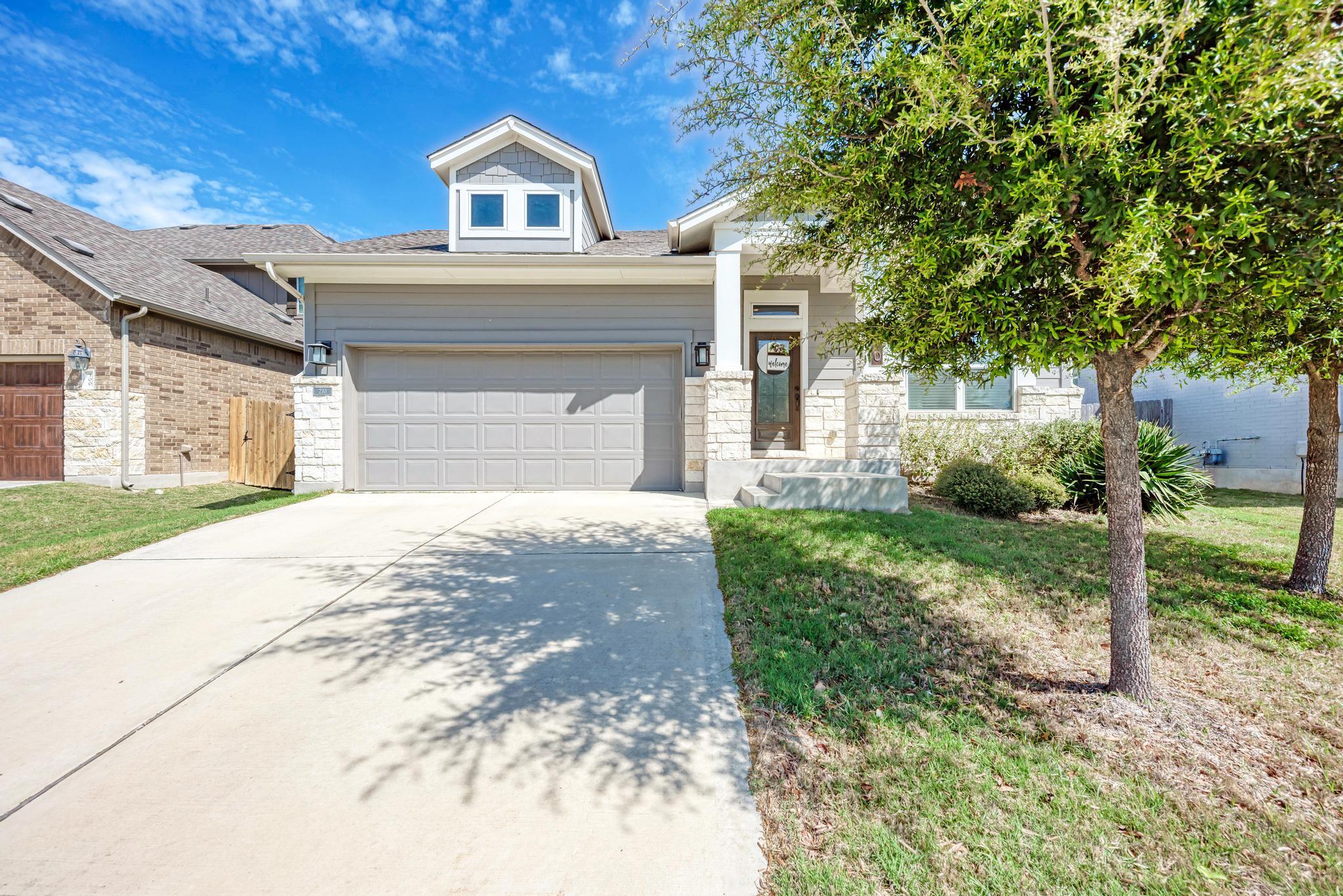 210 Mangold Dr, Hutto, TX 78634