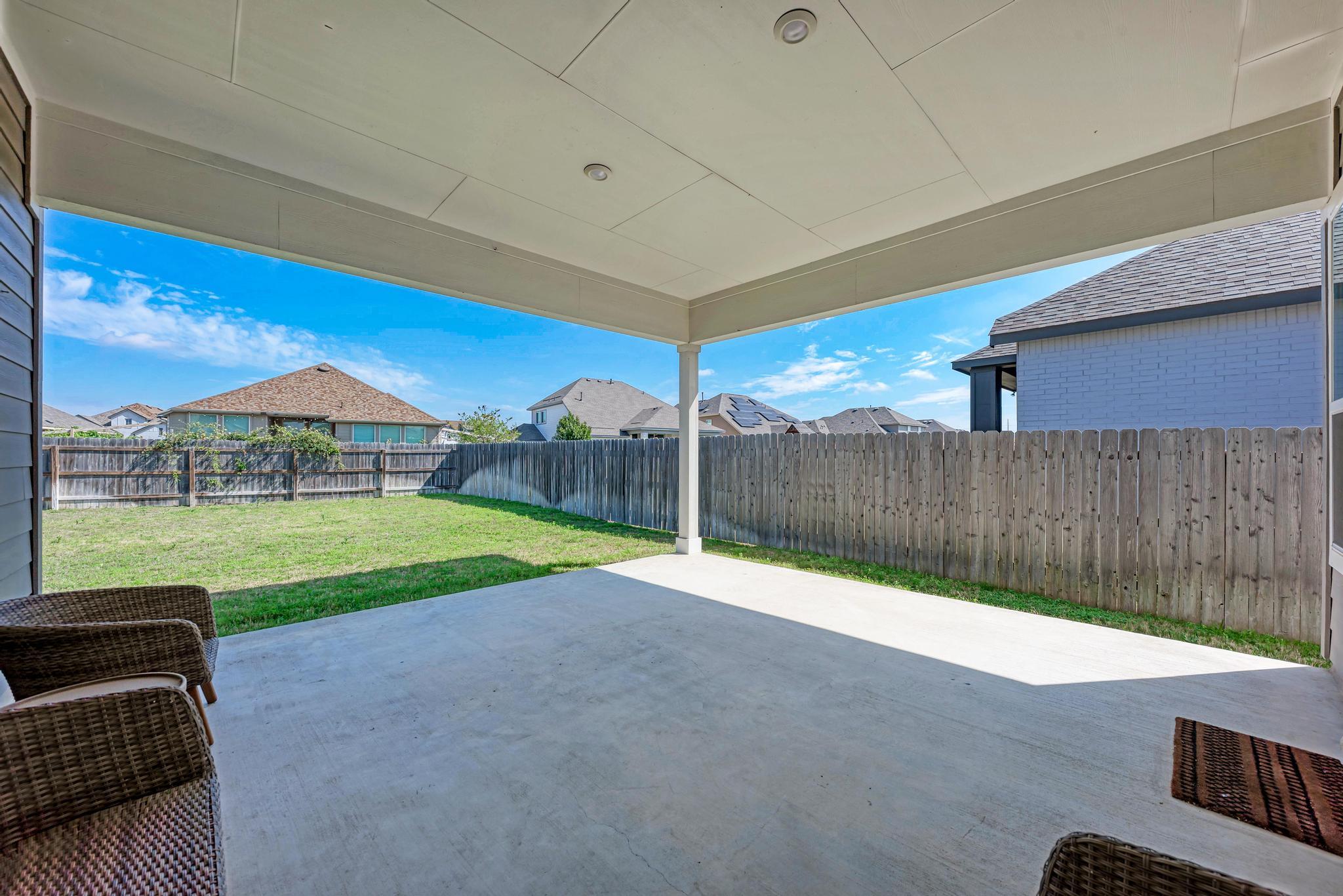 210 Mangold Dr, Hutto, TX 78634