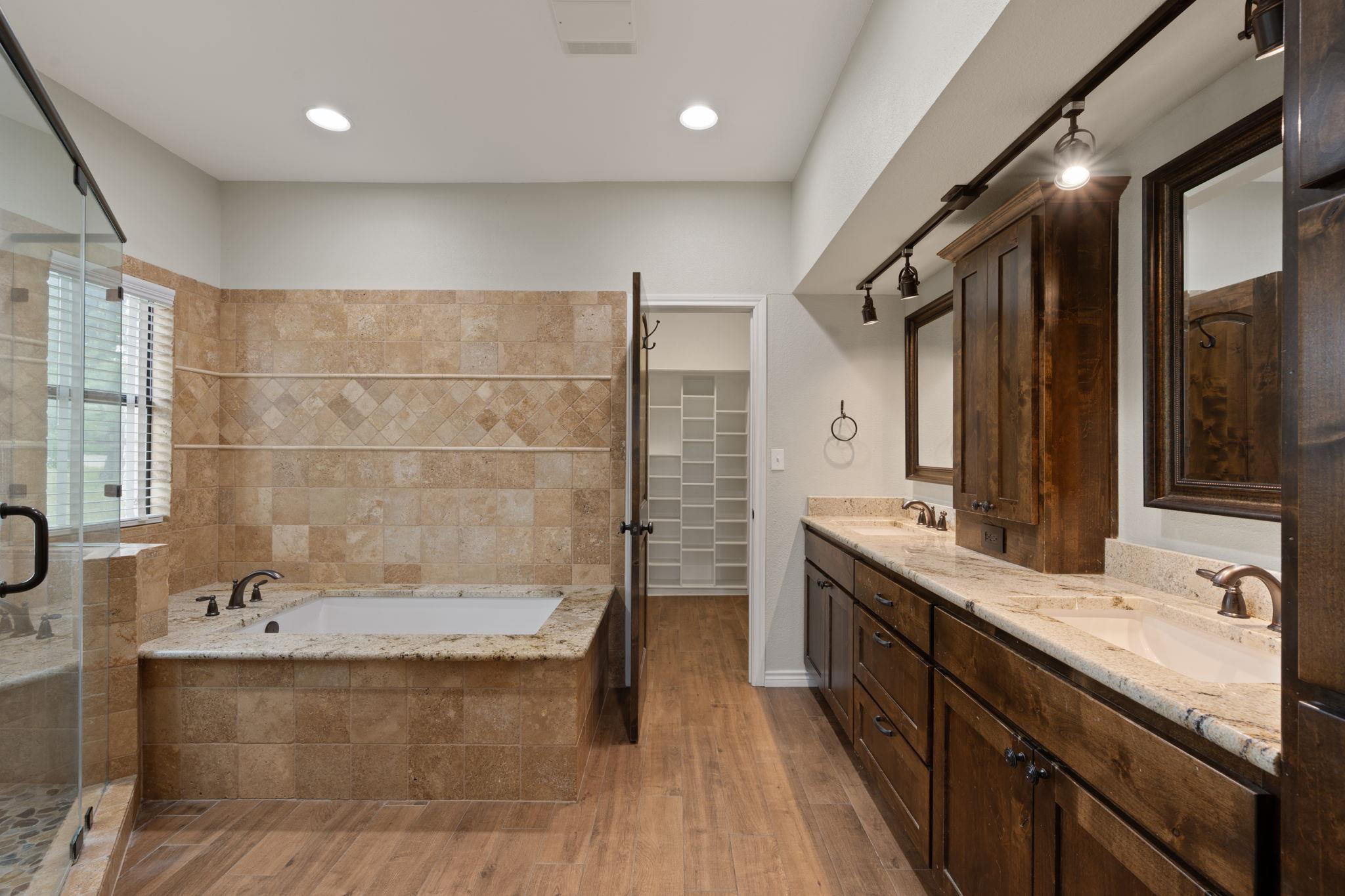 330 County Road 166, Georgetown, TX 78626