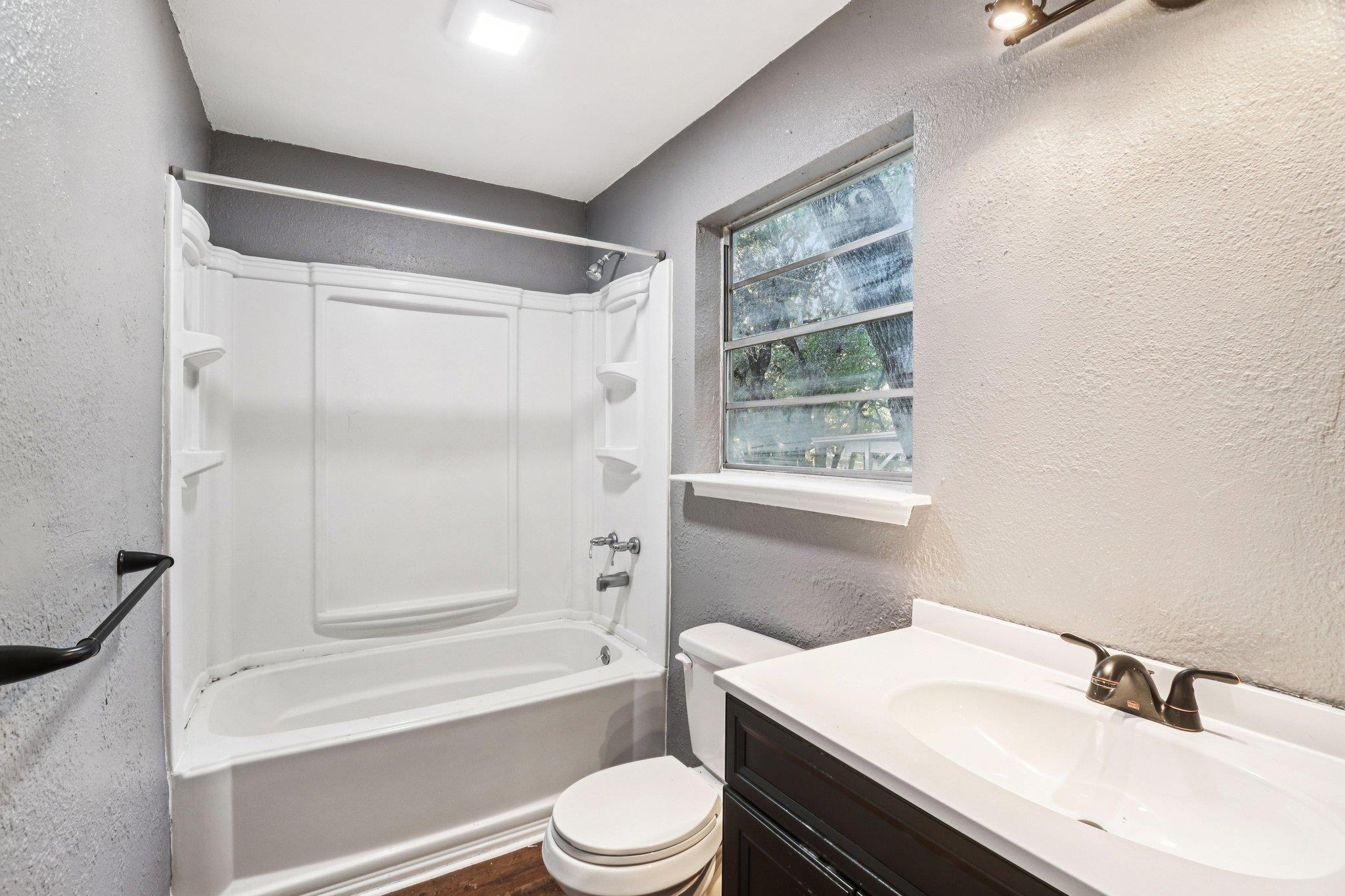 24007 Windy Valley Rd, Leander, TX 78641