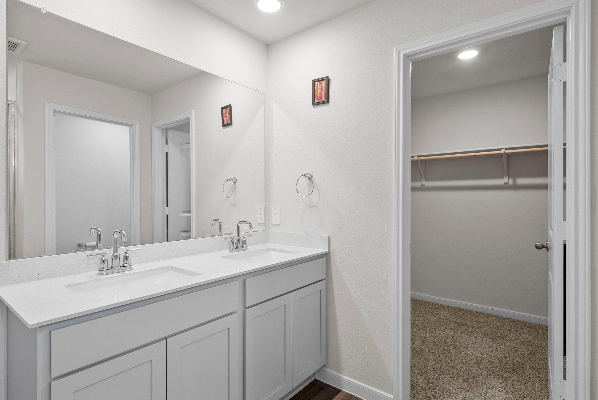 320 Darwin Pl, Lockhart, TX 78644