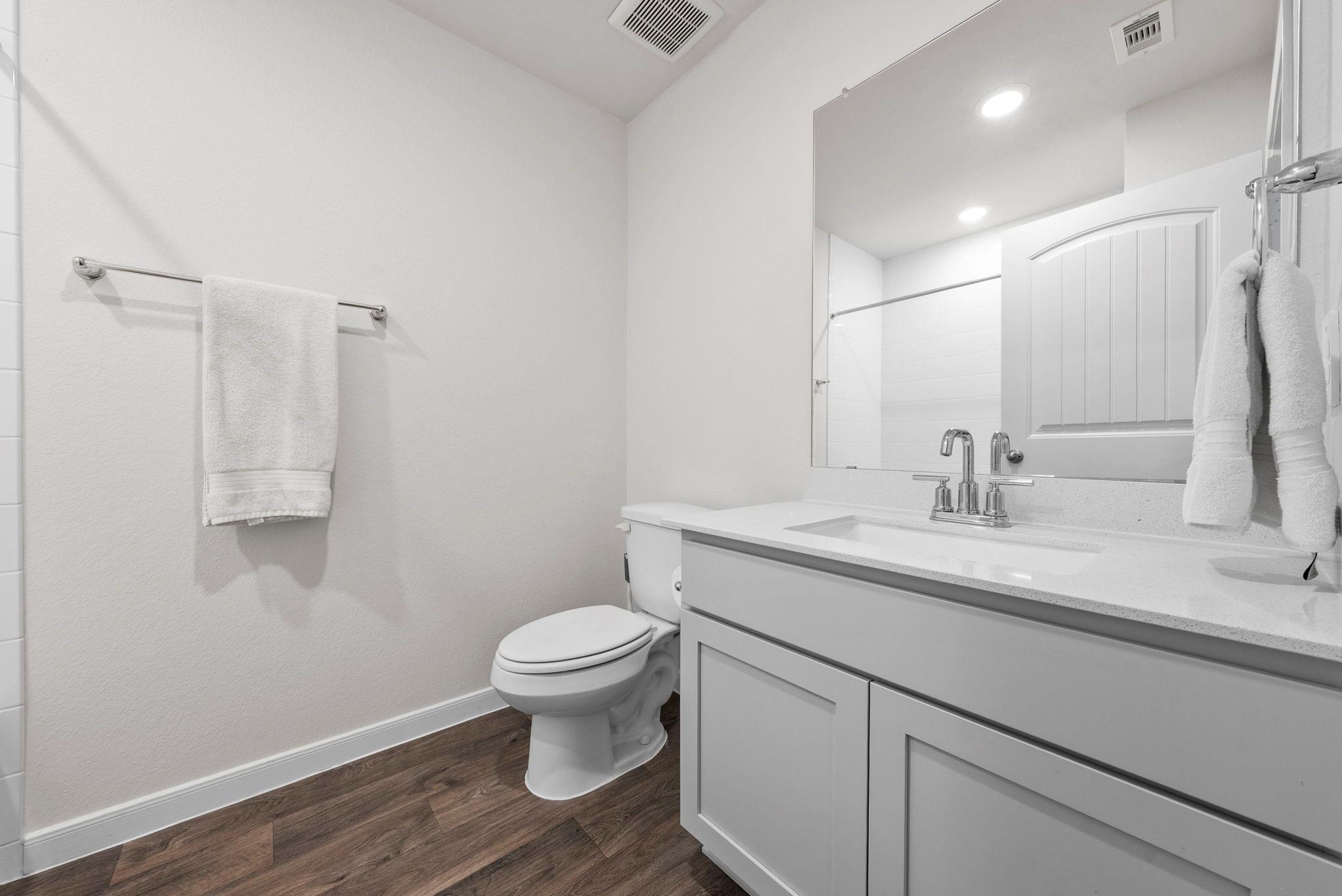 320 Darwin Pl, Lockhart, TX 78644