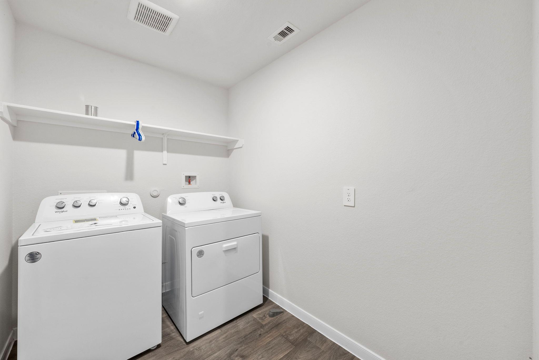 320 Darwin Pl, Lockhart, TX 78644