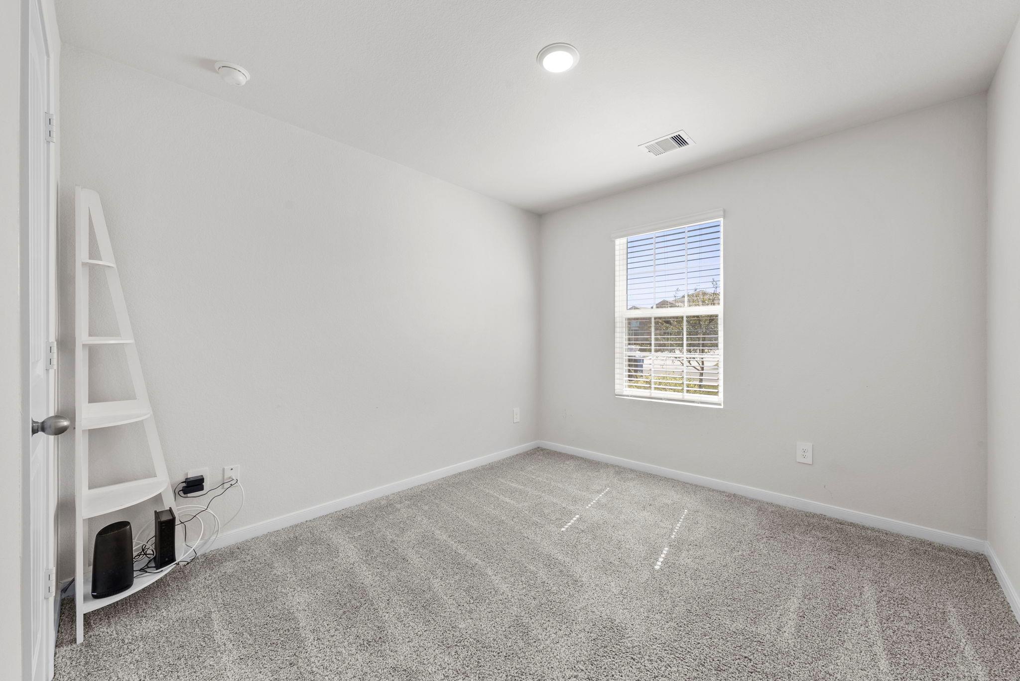 320 Darwin Pl, Lockhart, TX 78644