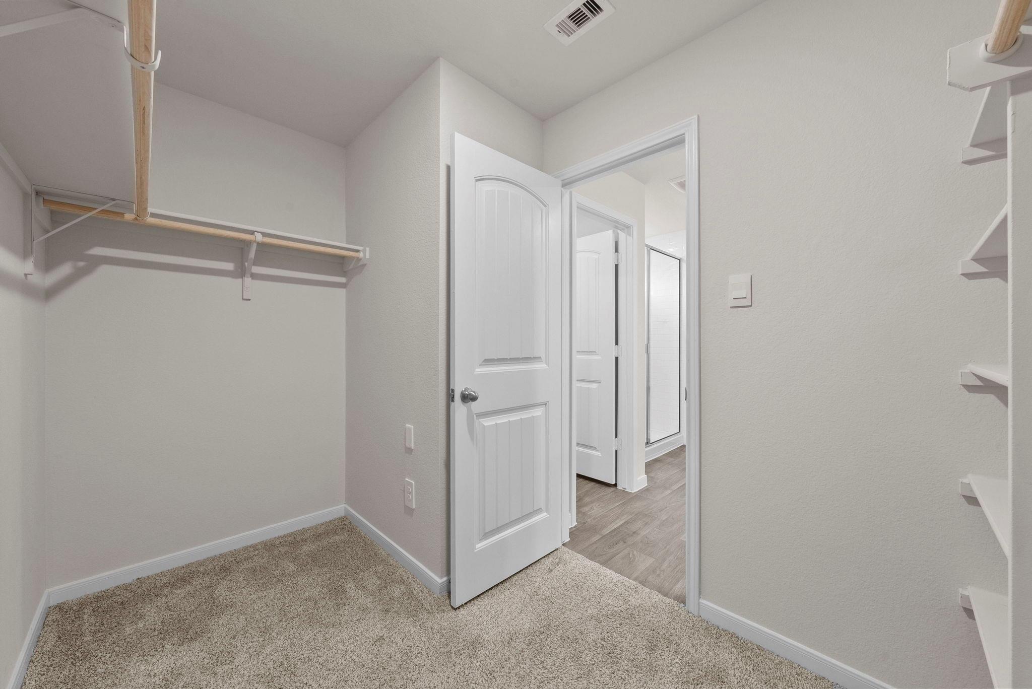 320 Darwin Pl, Lockhart, TX 78644