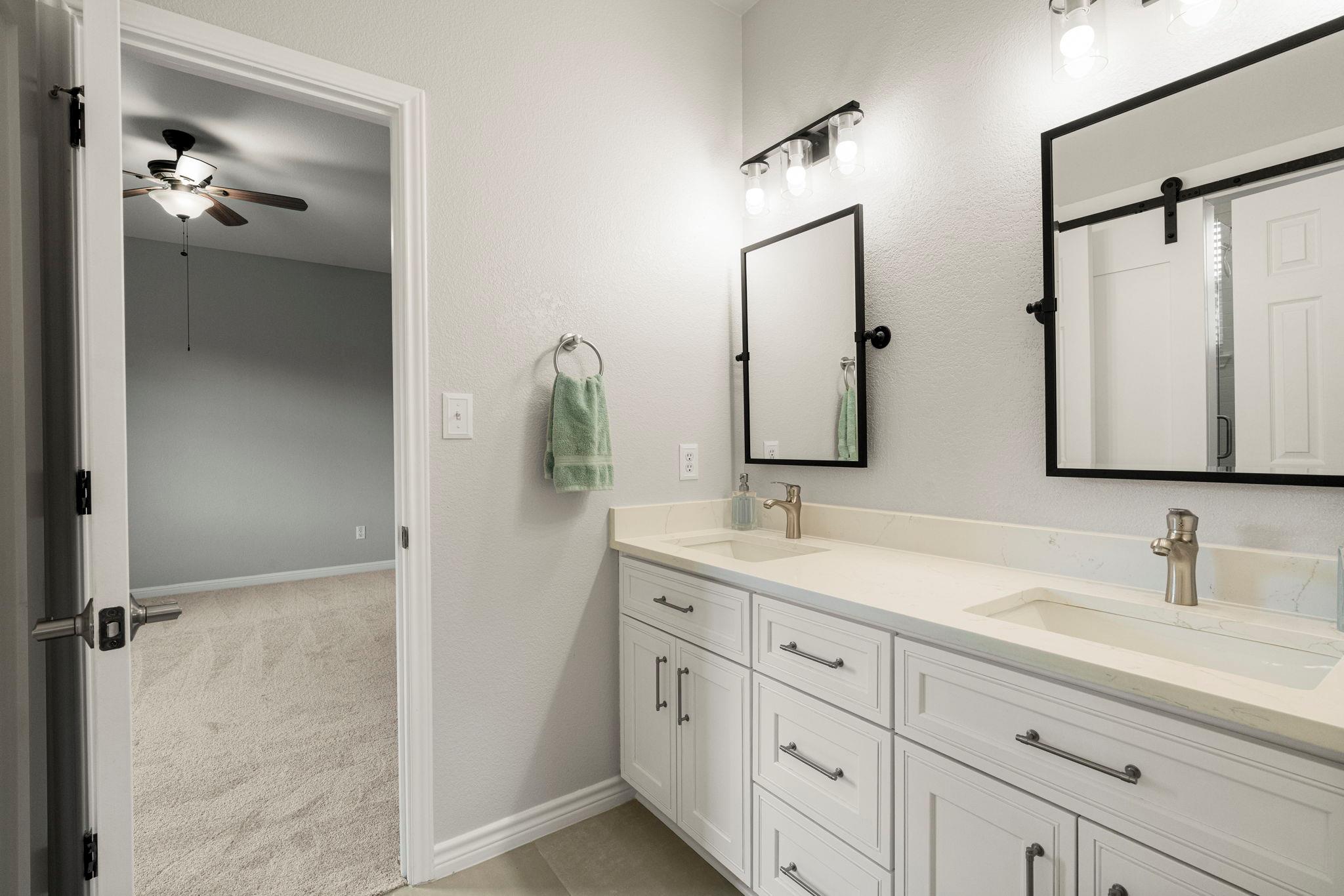 153 Mallard Cv, Austin, TX 78737