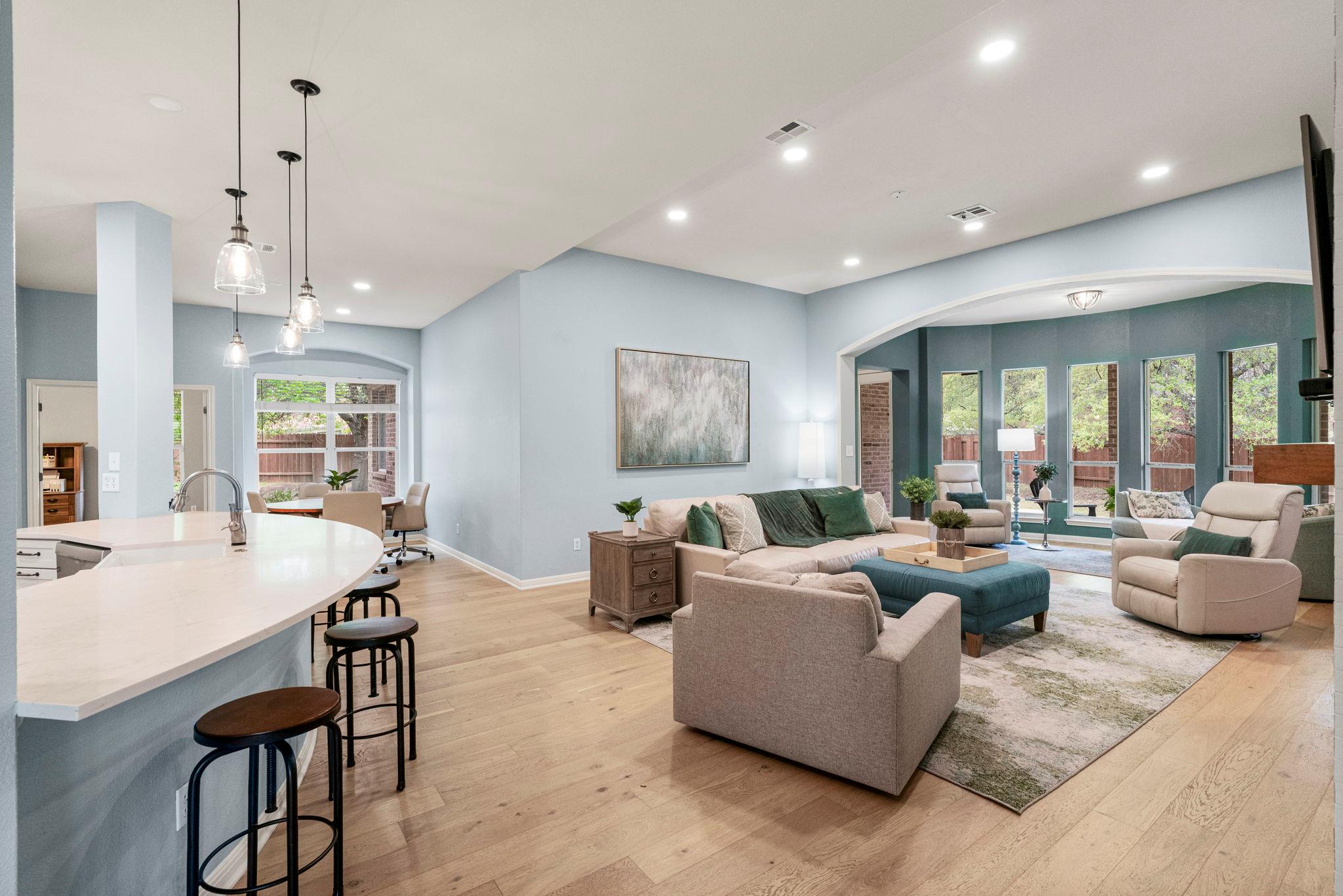 153 Mallard Cv, Austin, TX 78737