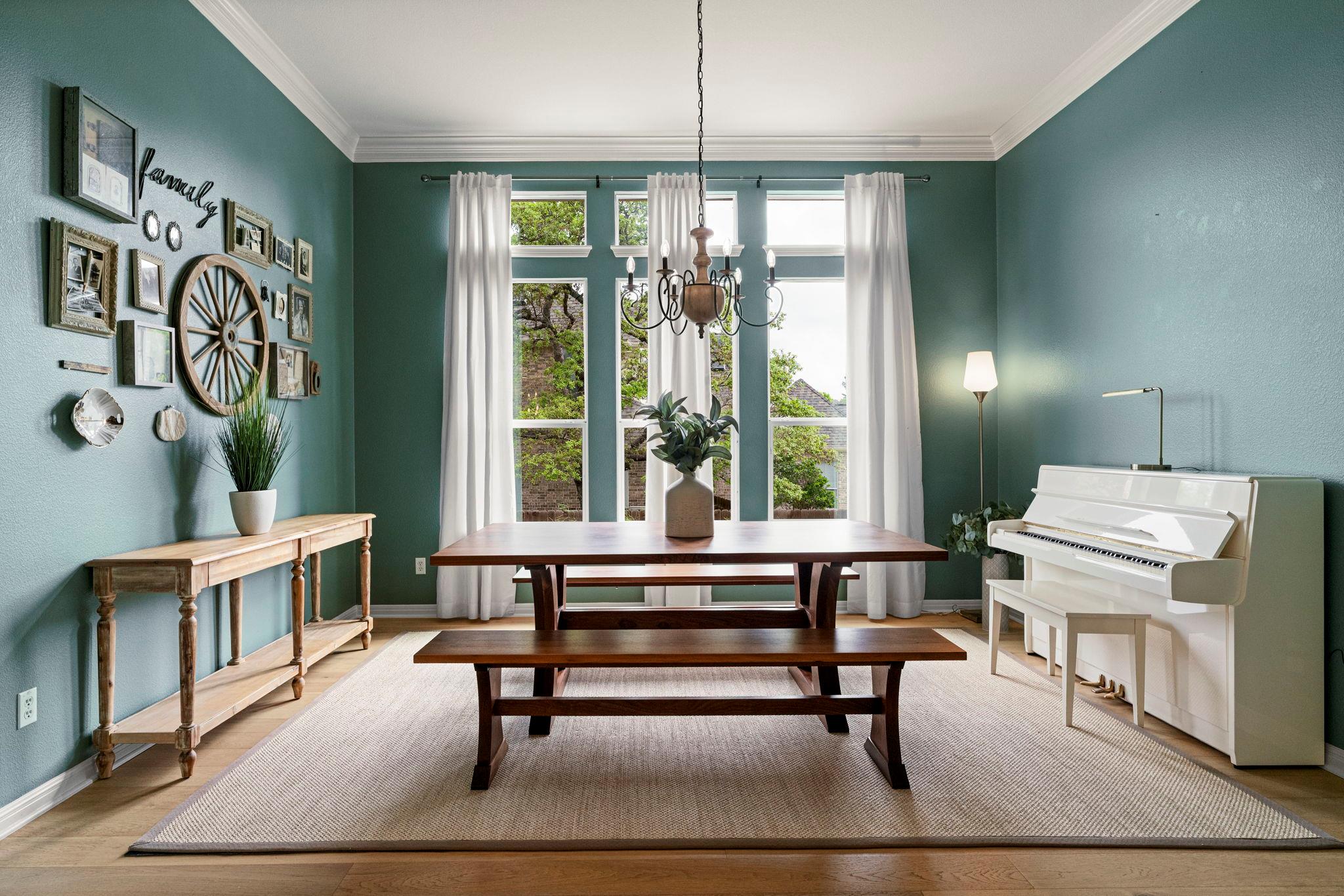 153 Mallard Cv, Austin, TX 78737