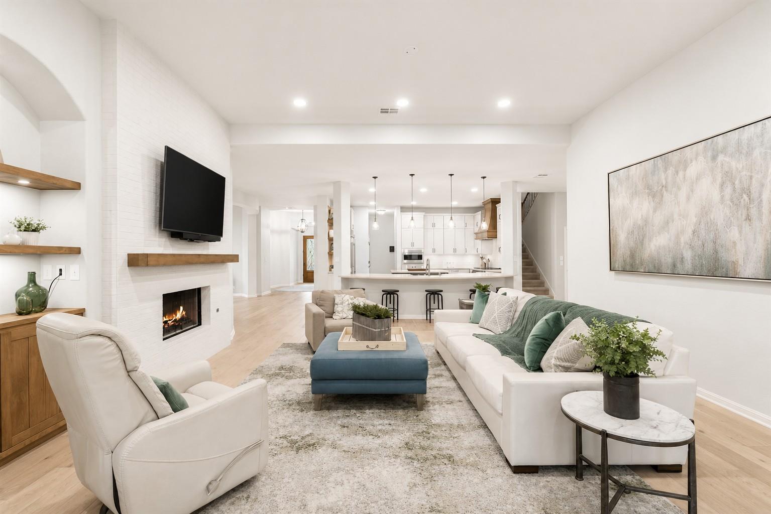 153 Mallard Cv, Austin, TX 78737