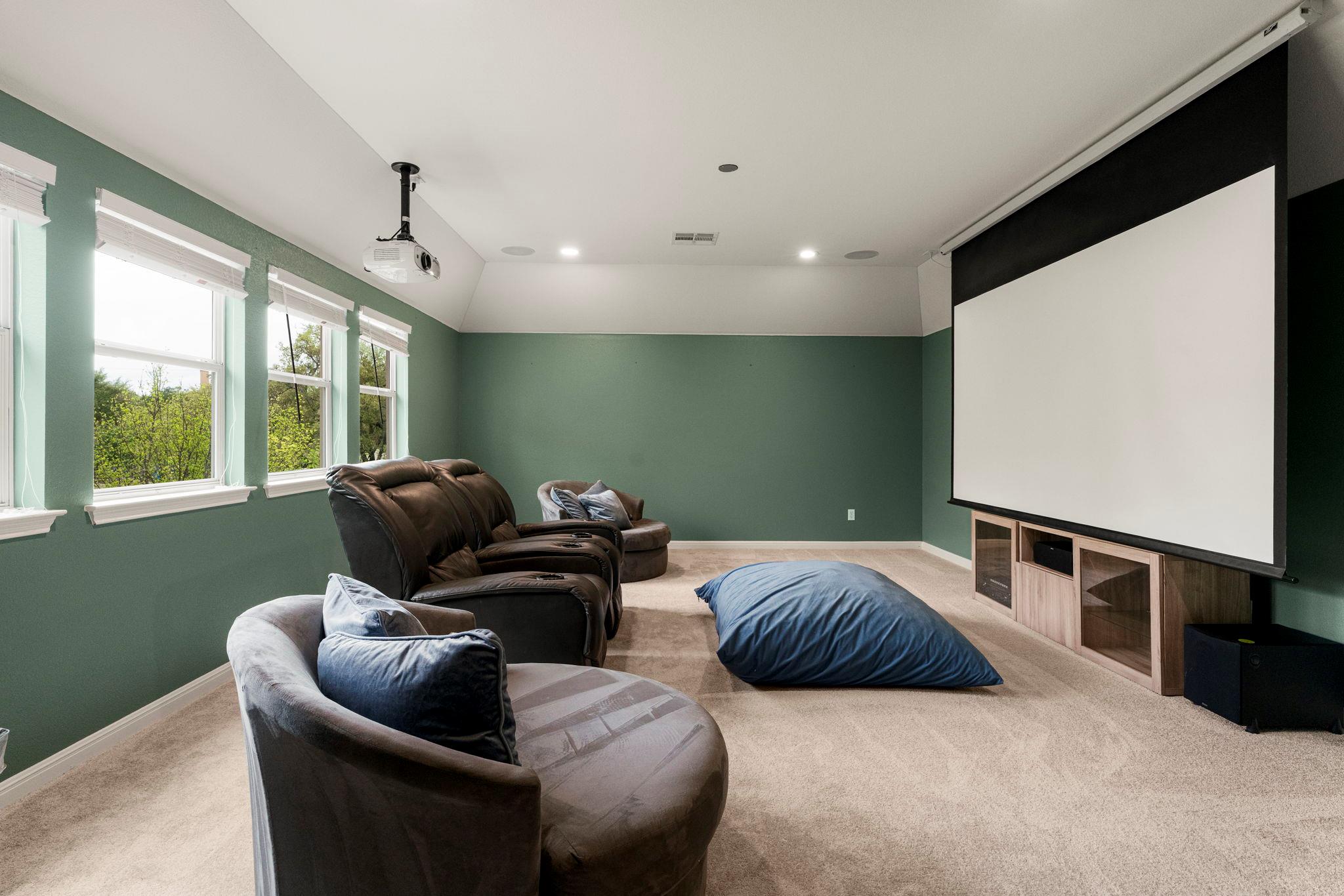 153 Mallard Cv, Austin, TX 78737