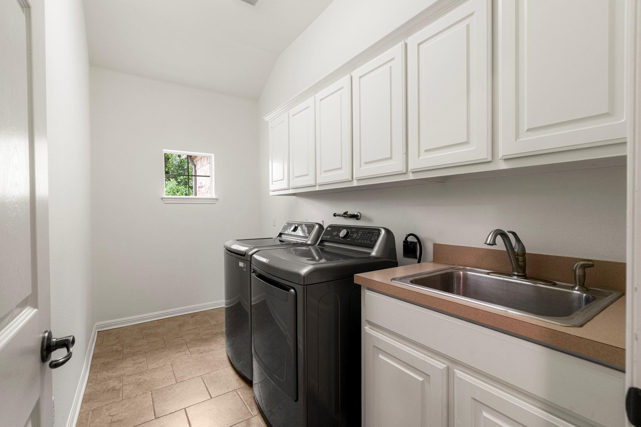 153 Mallard Cv, Austin, TX 78737