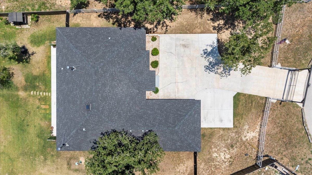 127 Medlar Dr, Cedar Creek, TX 78612