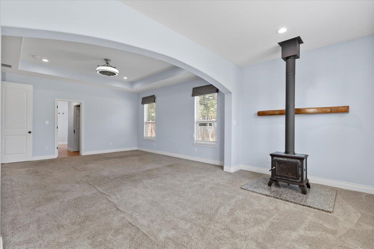 127 Medlar Dr, Cedar Creek, TX 78612