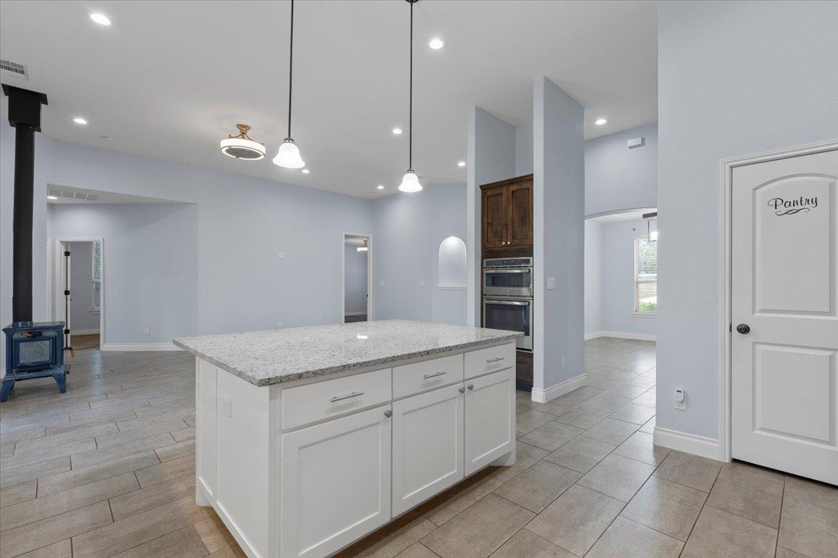 127 Medlar Dr, Cedar Creek, TX 78612