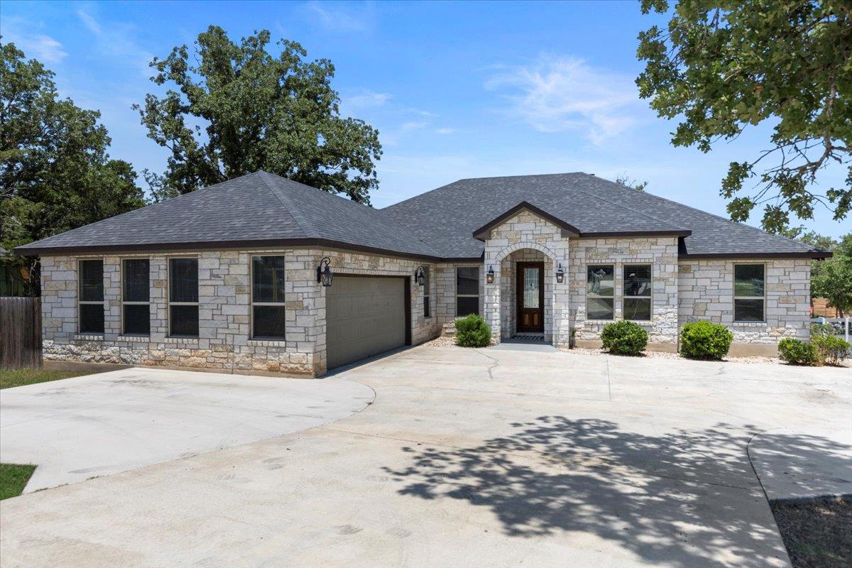 127 Medlar Dr, Cedar Creek, TX 78612