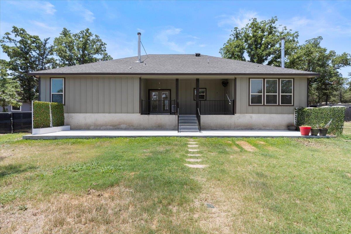 127 Medlar Dr, Cedar Creek, TX 78612