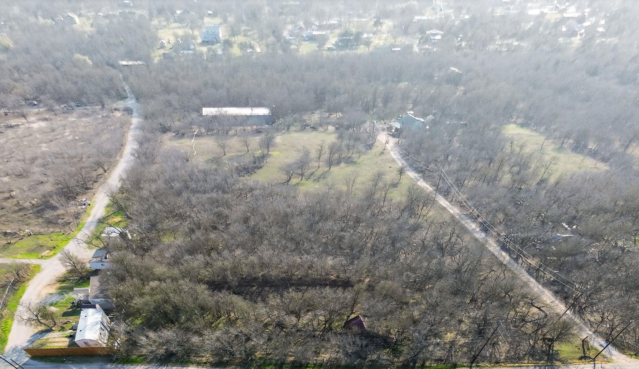 885 Longhollow Rd, Dale, TX 78616