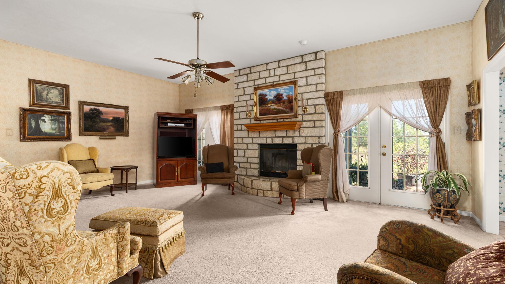 601 Hays Country Acres Rd, Dripping Springs, TX 78620