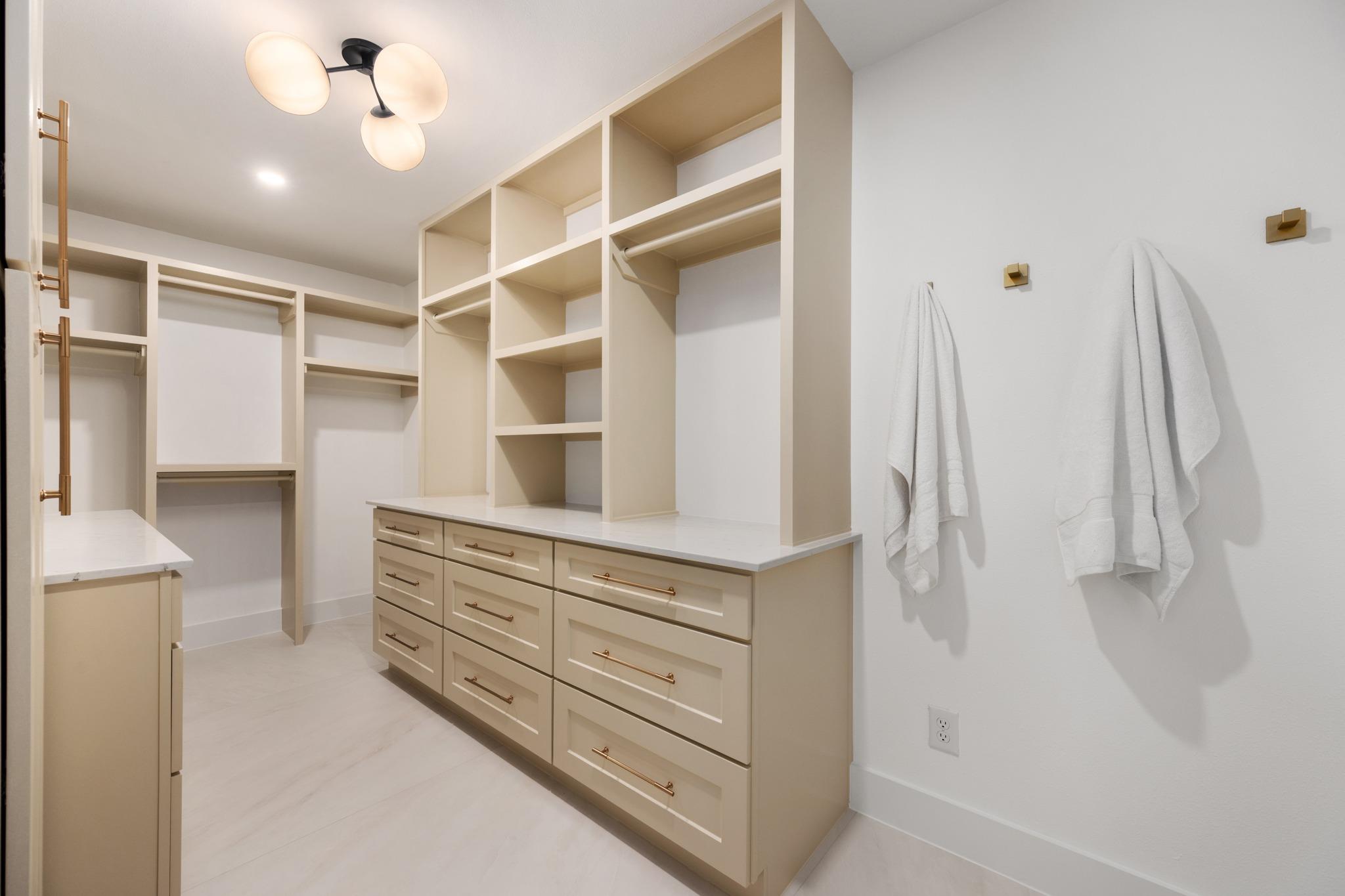 7300 Greenhaven Dr, Austin, TX 78757