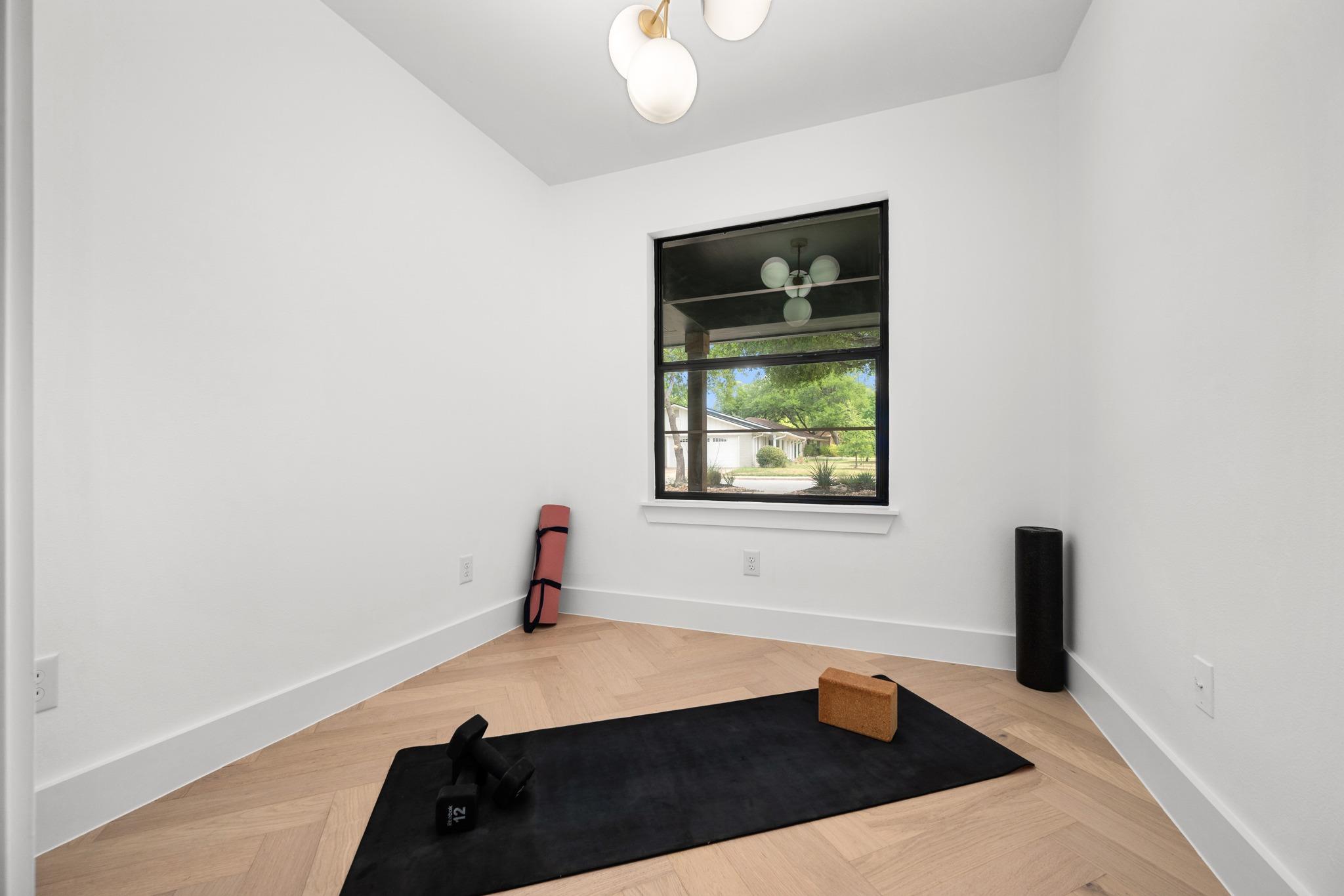 7300 Greenhaven Dr, Austin, TX 78757