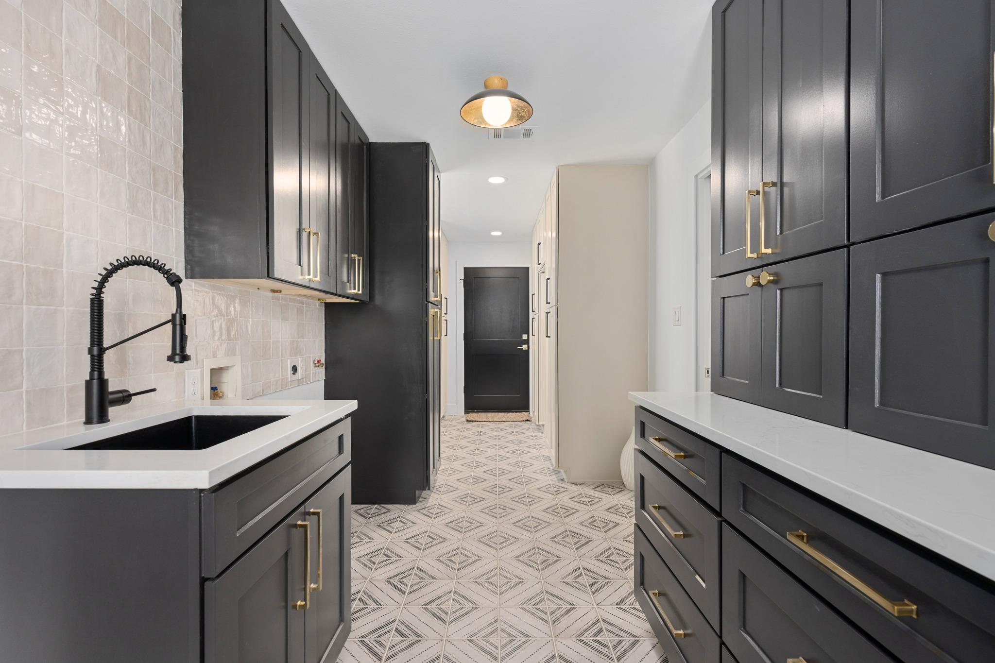 7300 Greenhaven Dr, Austin, TX 78757