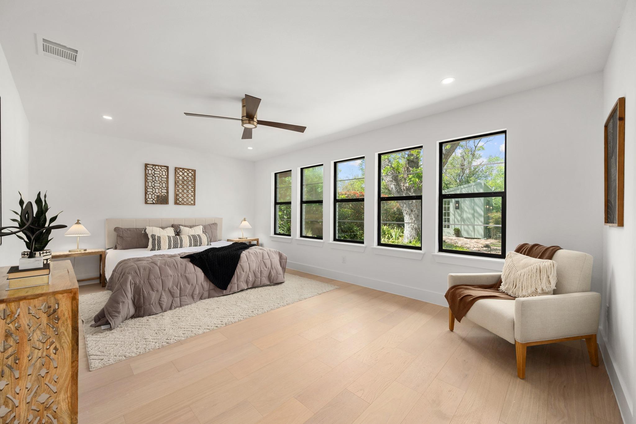 7300 Greenhaven Dr, Austin, TX 78757