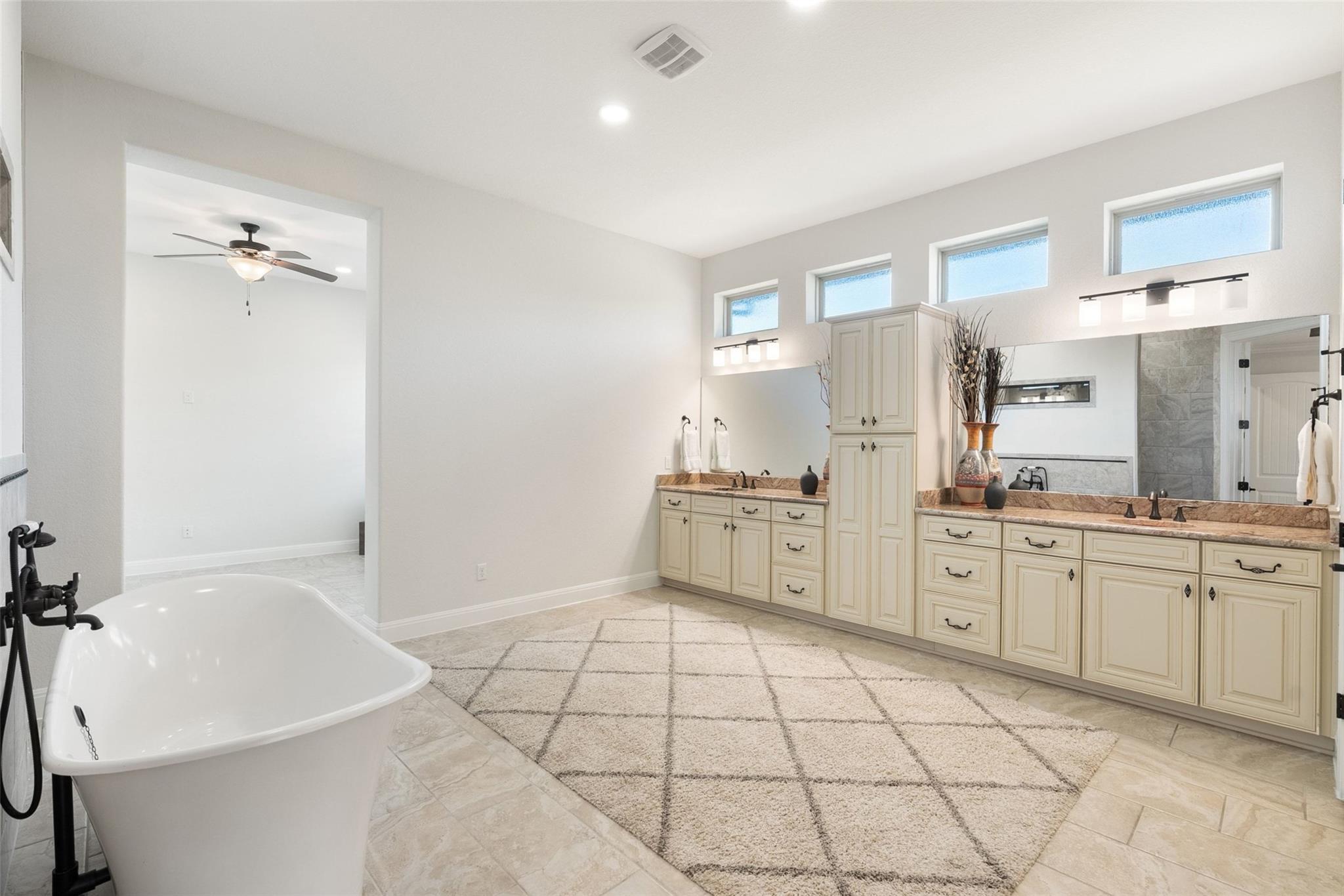 310 Bella Montagna Cir, Austin, TX 78734