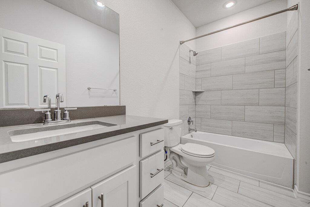 196 Pepperbark Loop, Buda, TX 78610