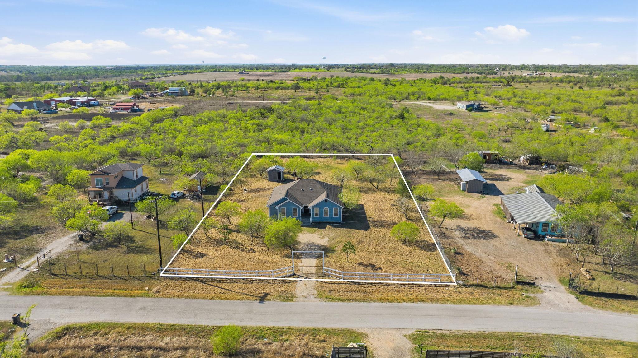 574 Highland Ranch Way, Dale, TX 78616