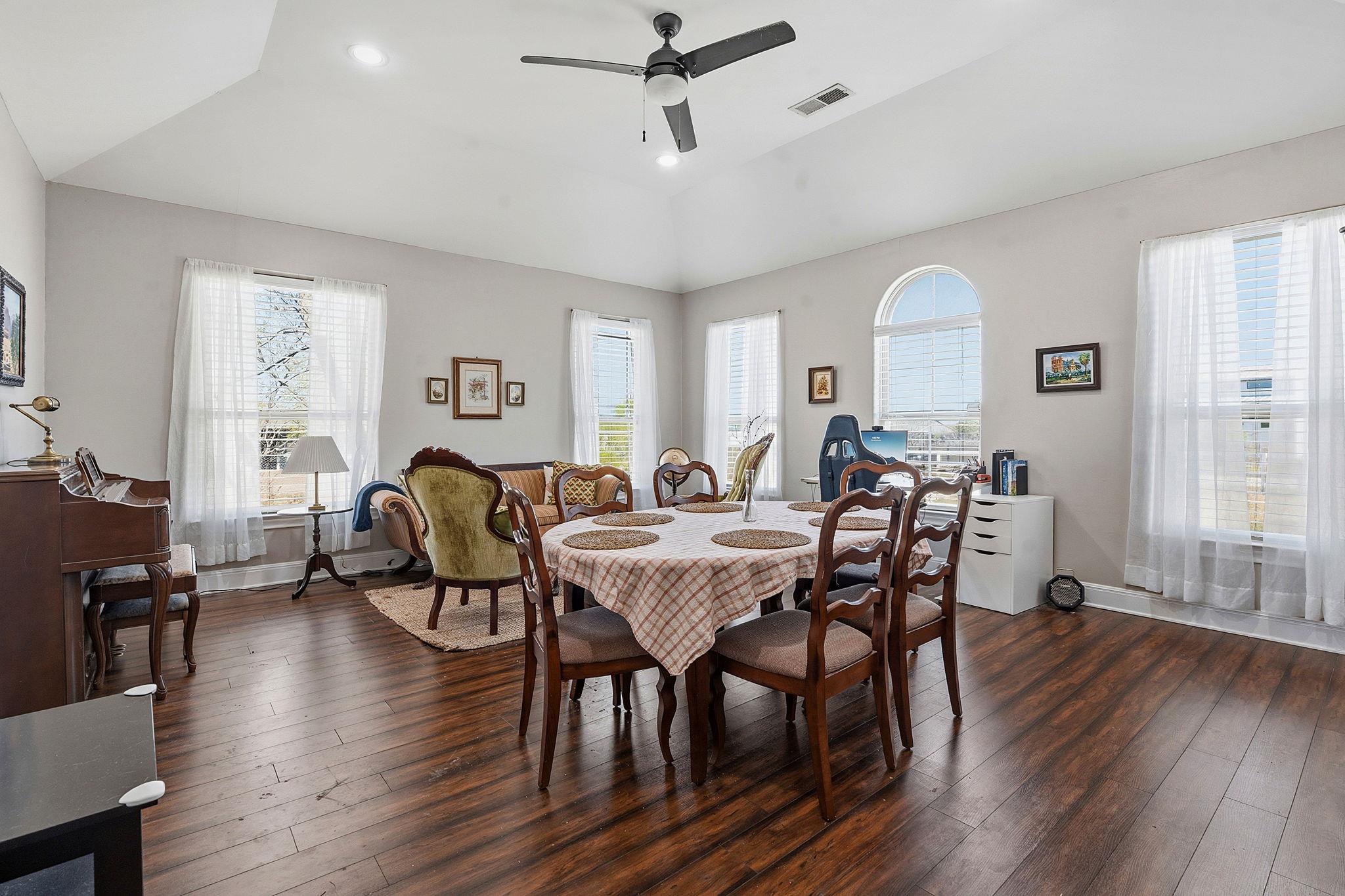 574 Highland Ranch Way, Dale, TX 78616