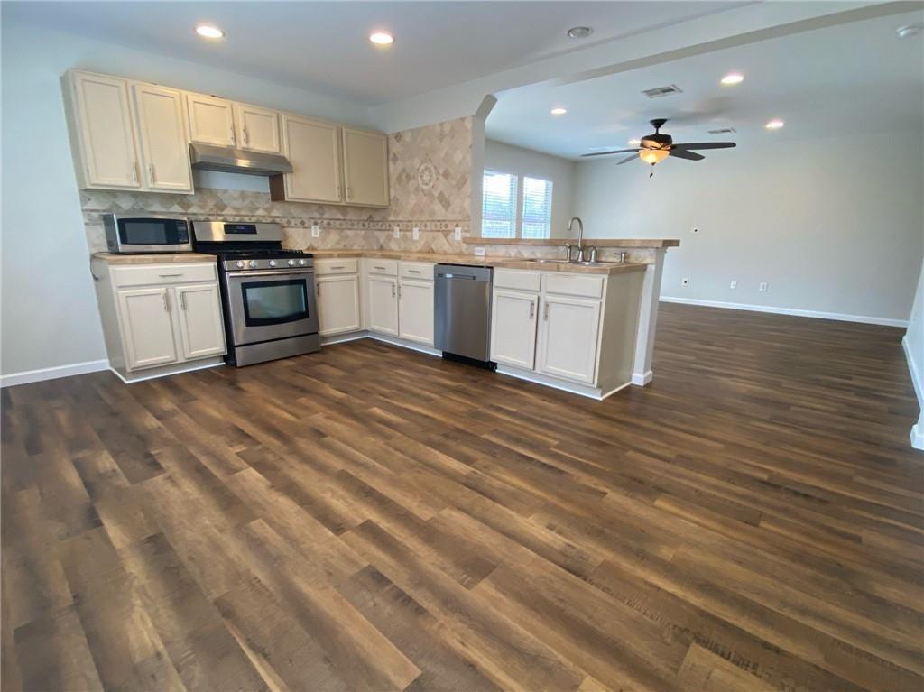 141 Ruby Lake Dr, Kyle, TX 78640