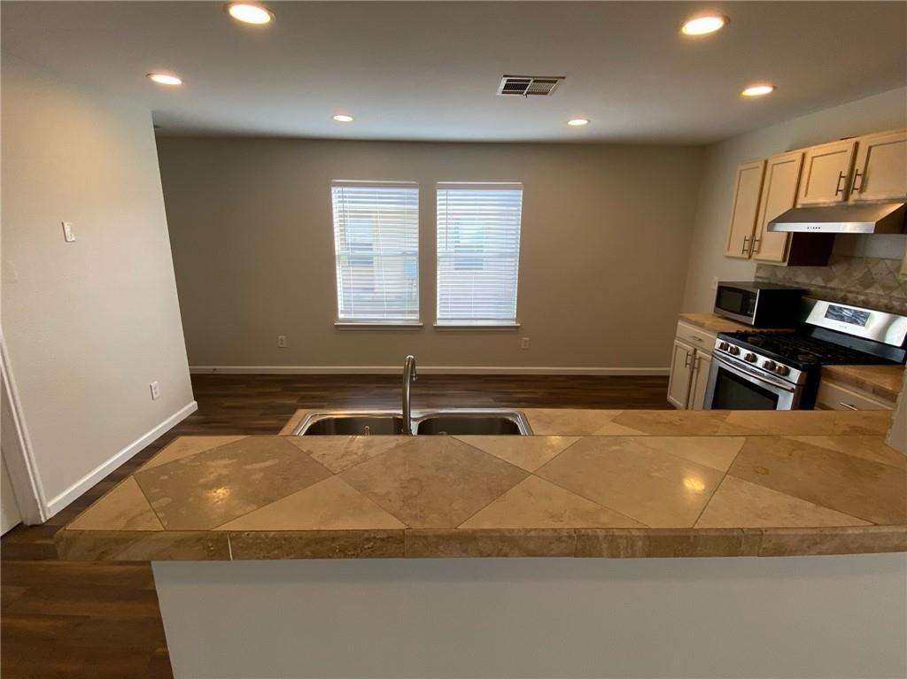 141 Ruby Lake Dr, Kyle, TX 78640