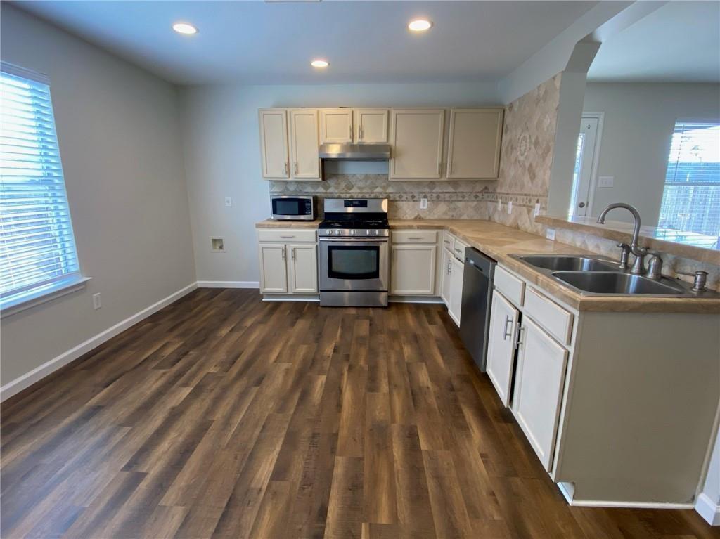 141 Ruby Lake Dr, Kyle, TX 78640