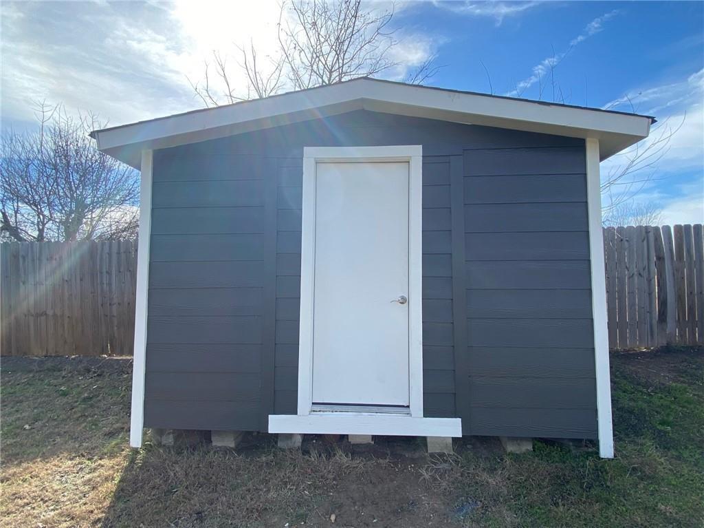 141 Ruby Lake Dr, Kyle, TX 78640