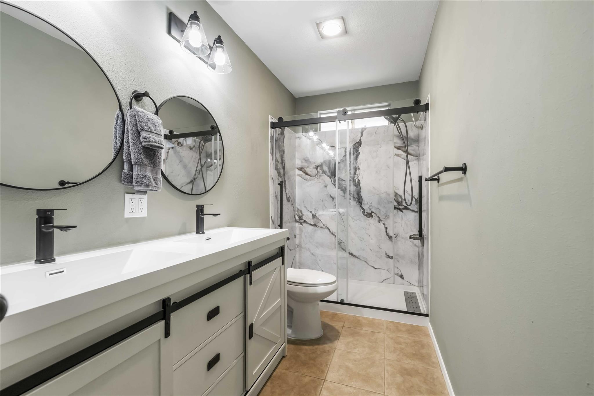 1703 Waterloo Trl # B, Austin, TX 78704