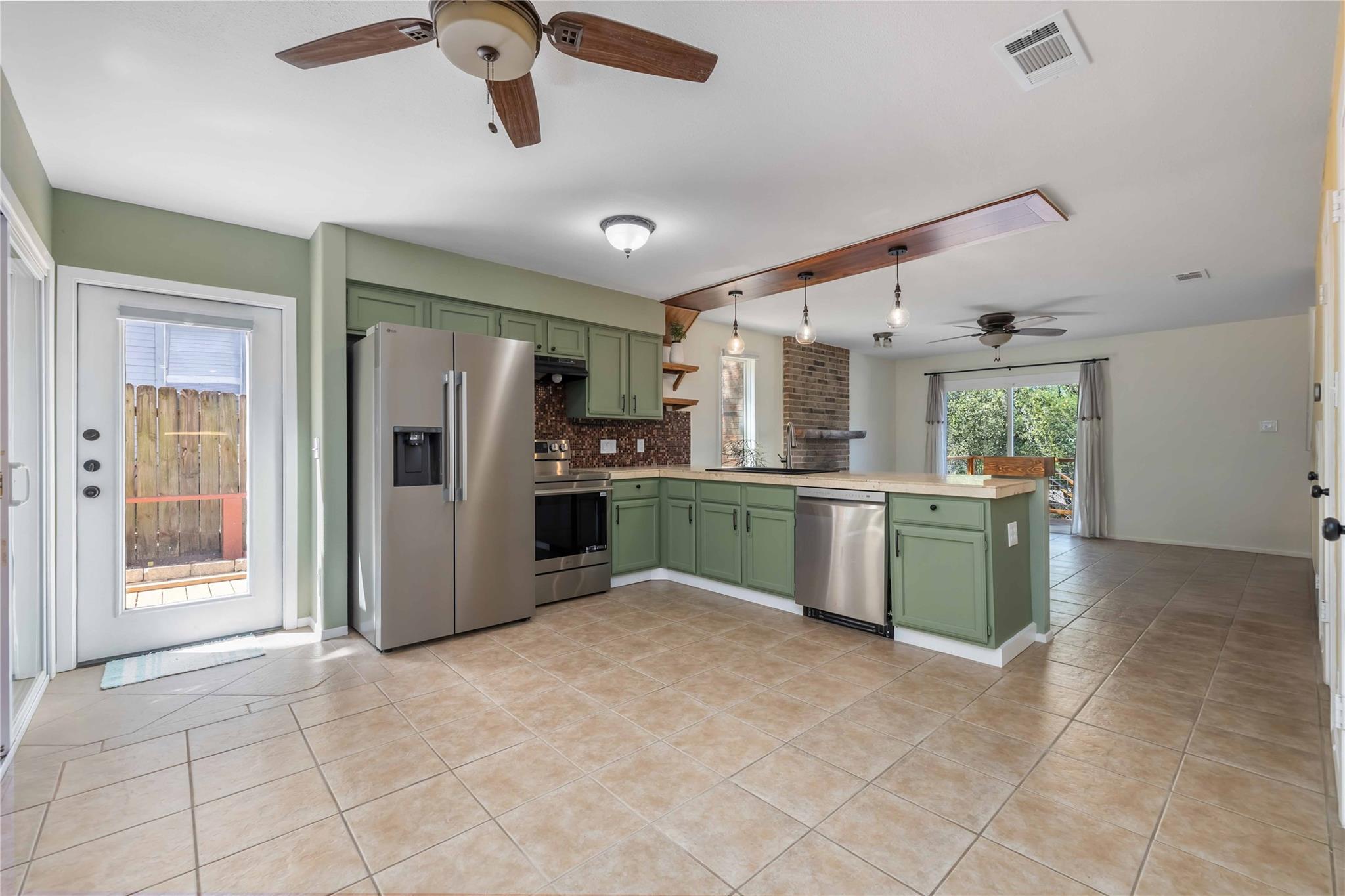 1703 Waterloo Trl # B, Austin, TX 78704