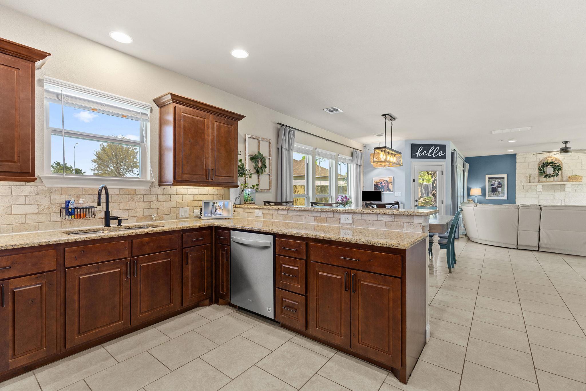 104 Carmen Cv, Burnet, TX 78611