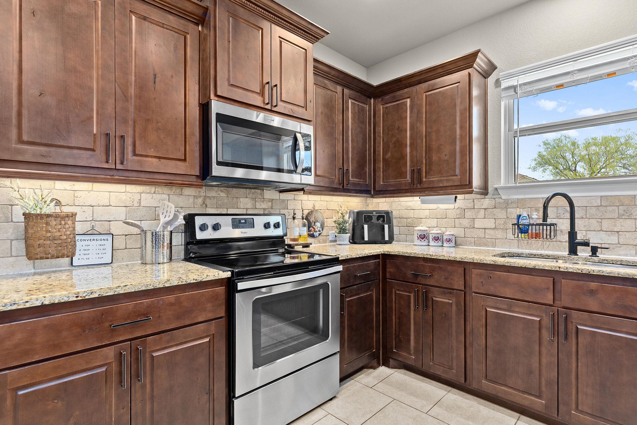 104 Carmen Cv, Burnet, TX 78611